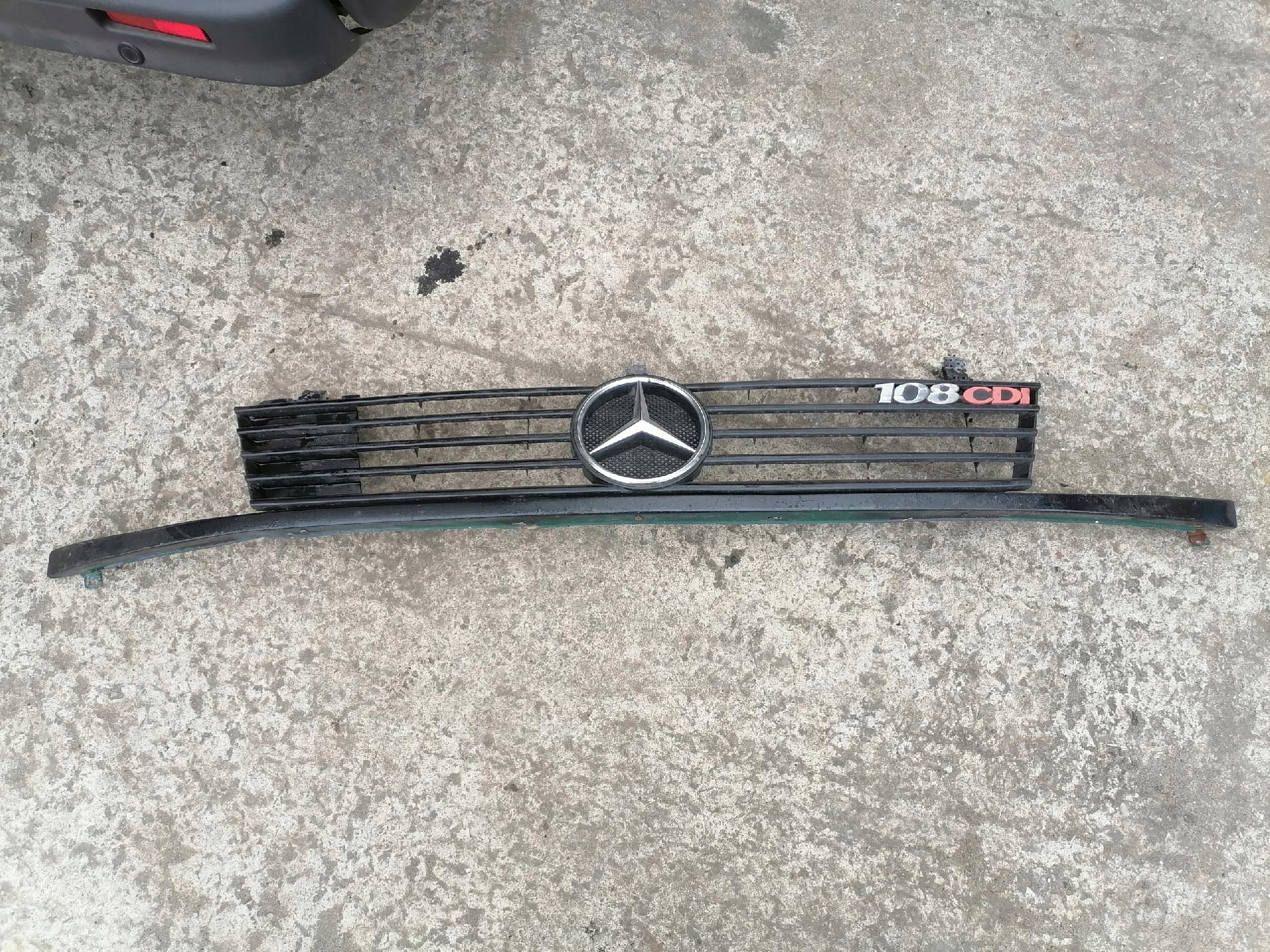 Grill Grill MERCEDES VITO A638 108 CDI
