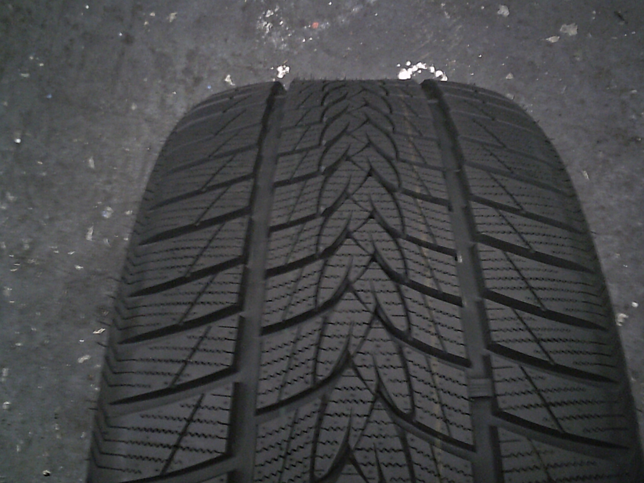 Imperial SnowDragon Uhp 255/40R20 Nová 2025