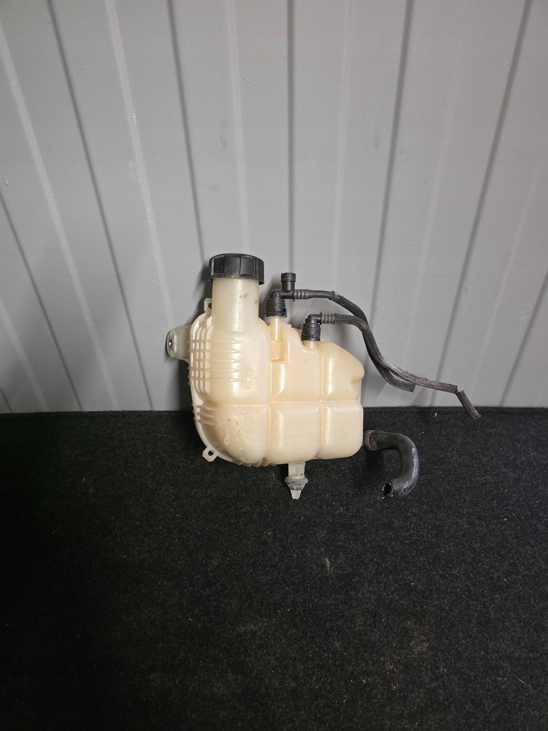 BMW 1 F40 ekspanziona posuda 8687503
