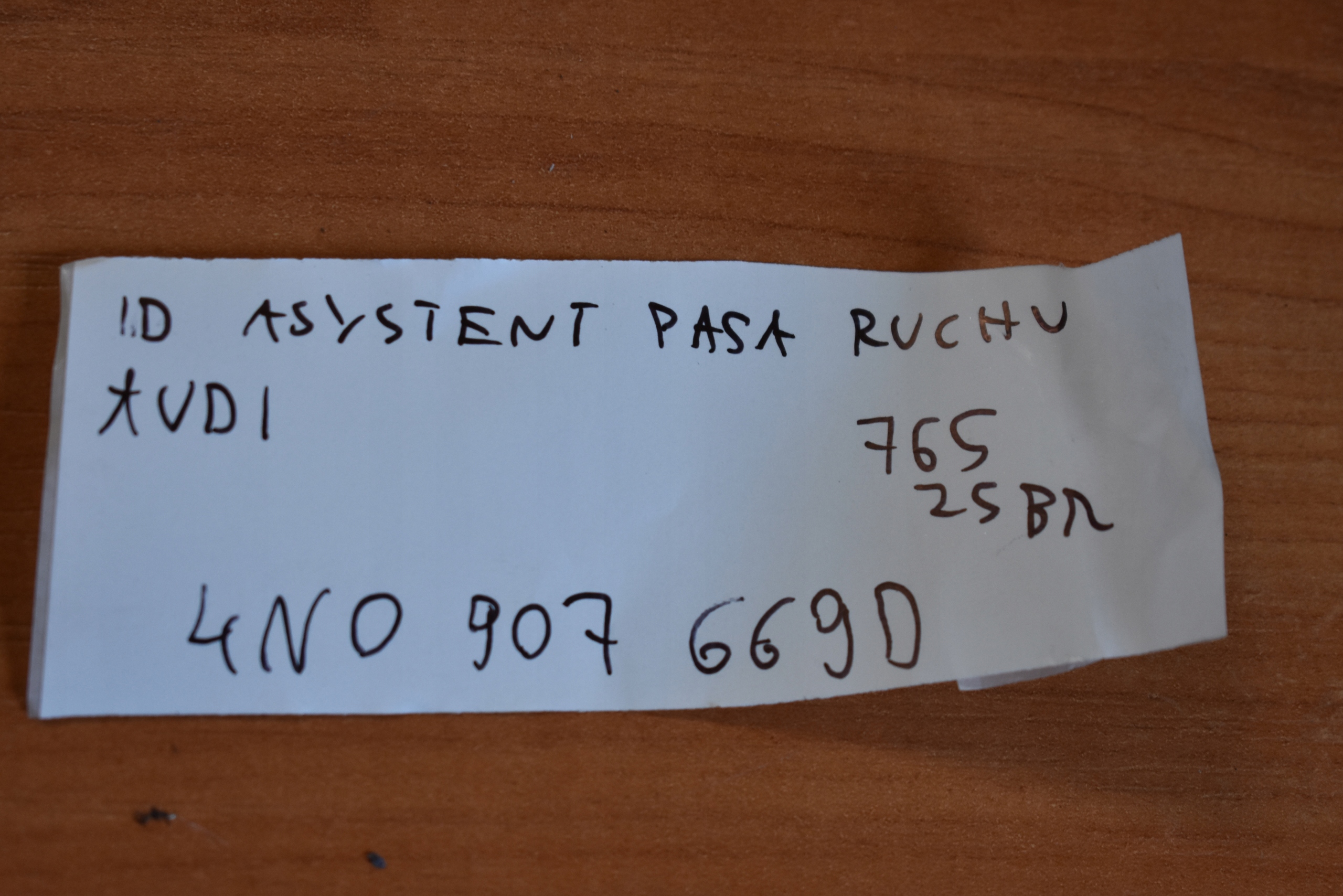 IDEALNY ASYSTENT stěny RUCHU AUDI 1