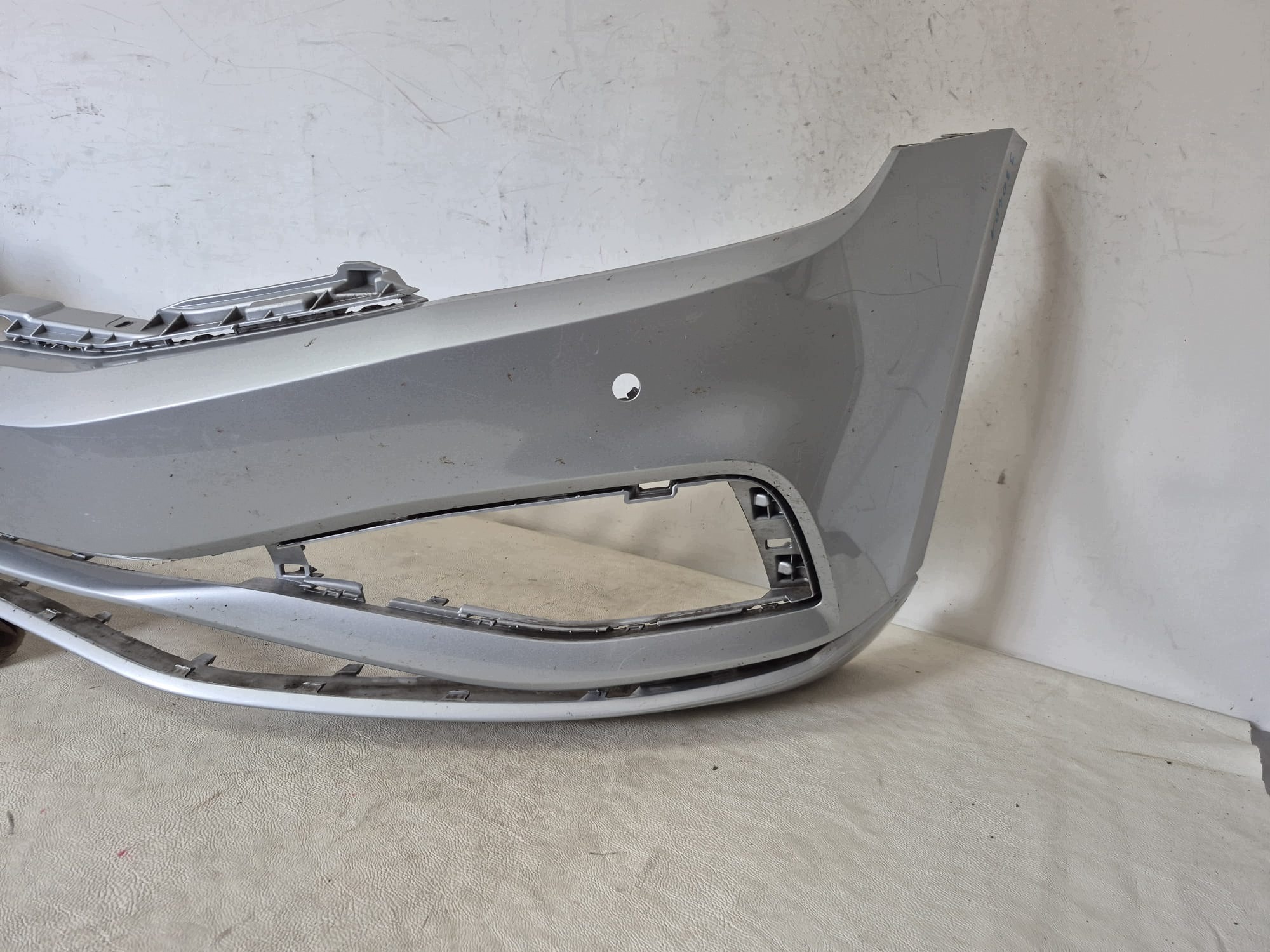 VW PASSAT B8 LIFT 19-23 nárazník predok predný PDC