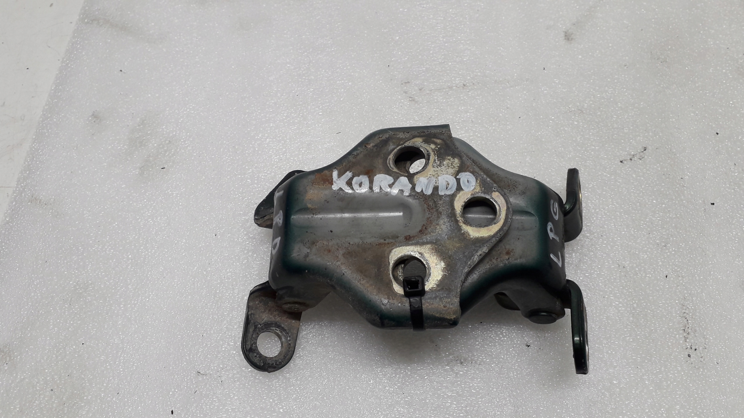 KORANDO II 2 96- ZAWIASY LEWE PRZEDNIE KPL