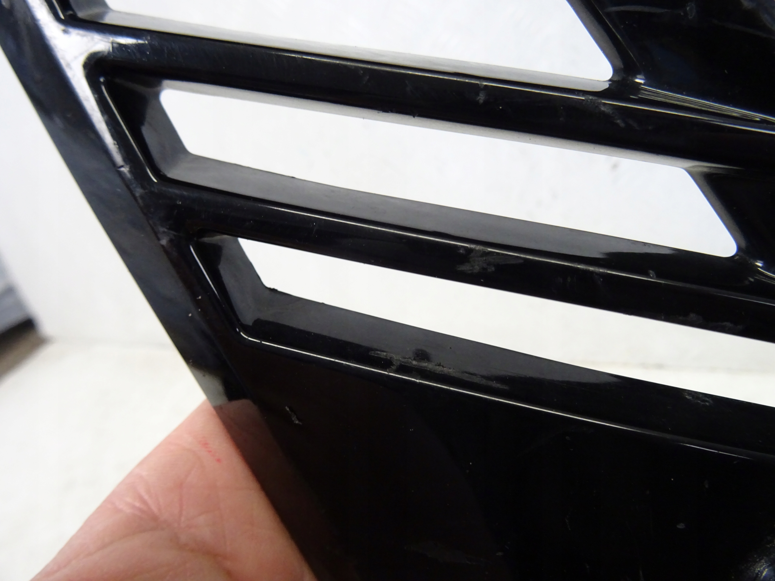 grille grid of a bumper front front NISSAN QASHQAI II LIFT 62070-HV00A