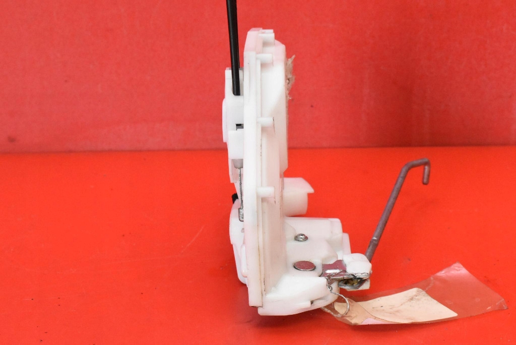 lock door left front EU 82202-68LA1 SUZUKI SWIFT 5 V MK7 5D HB 10-15