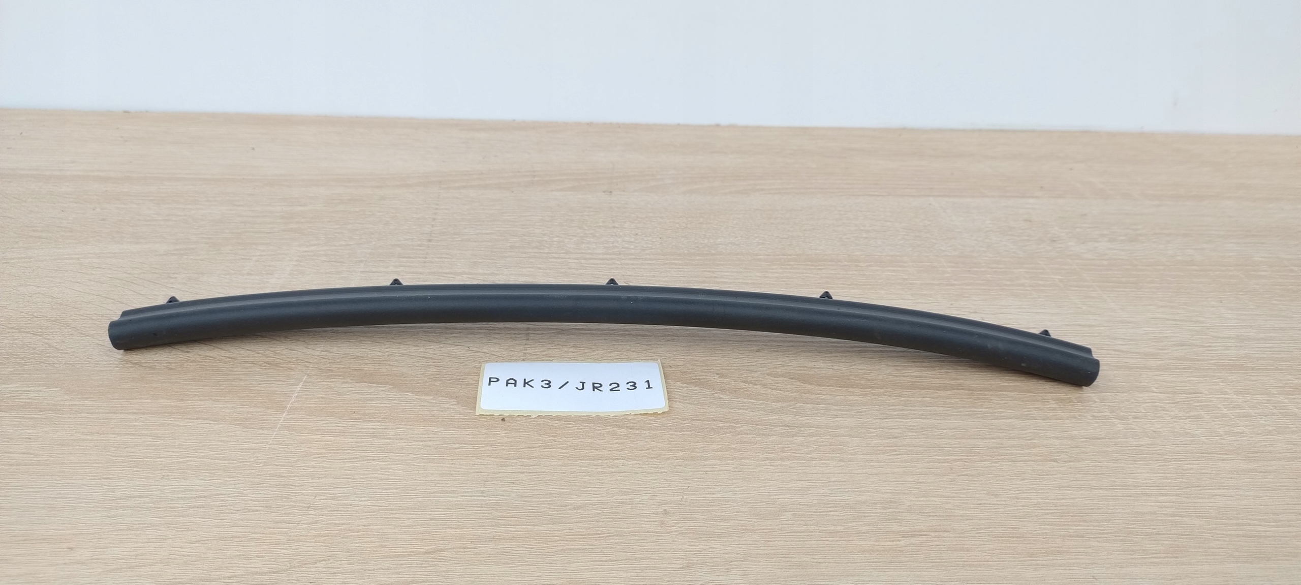 VW TOURAN 5TA 15-21 ROK dihtung ispod MASKE guma