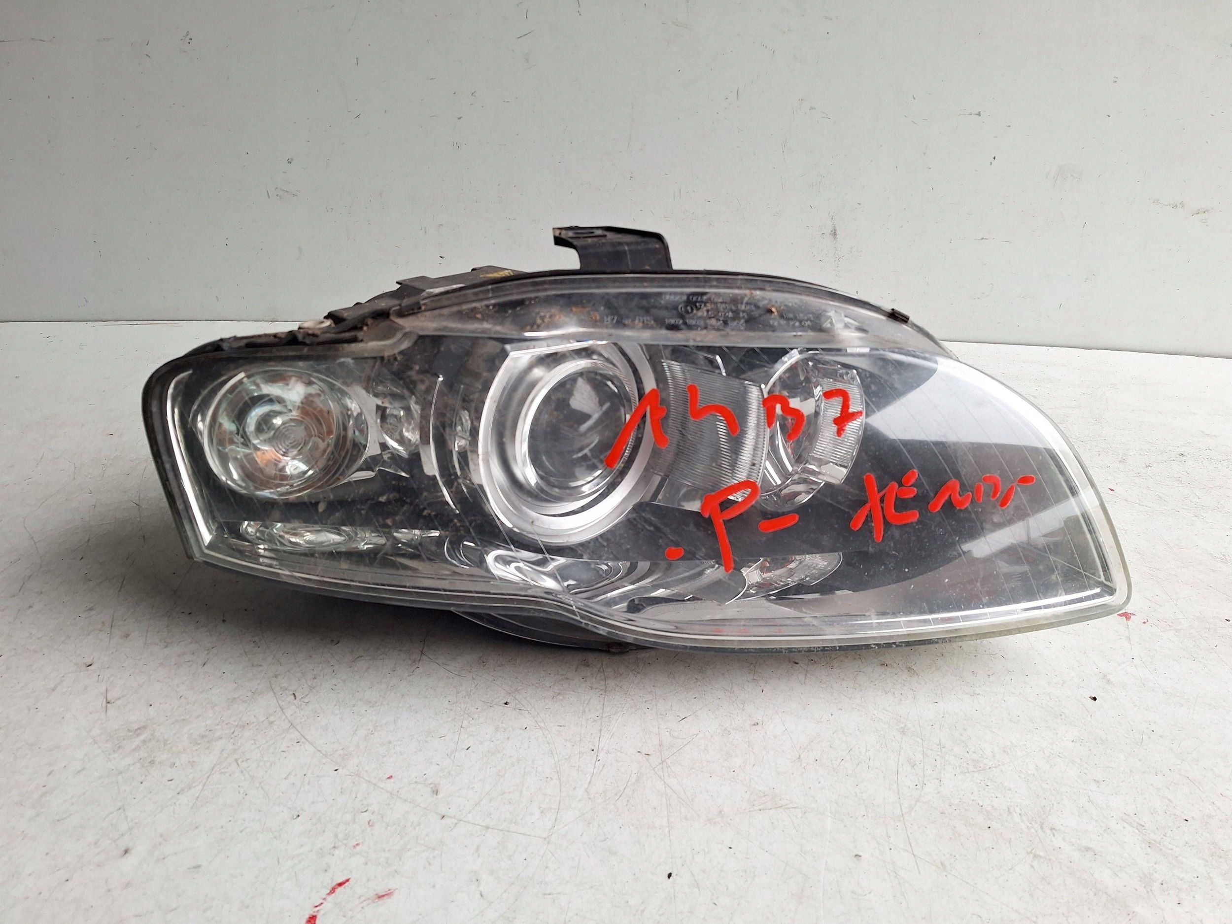 AUDI A4 B7 05-08 light right XENON UK-ANGLIK 8E0941030BN