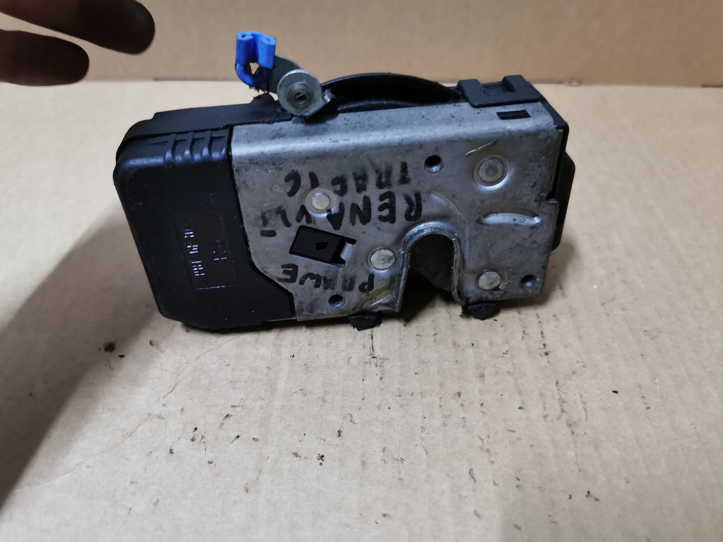 lock door right front RENAULT TRAFIC II 01-14 EU