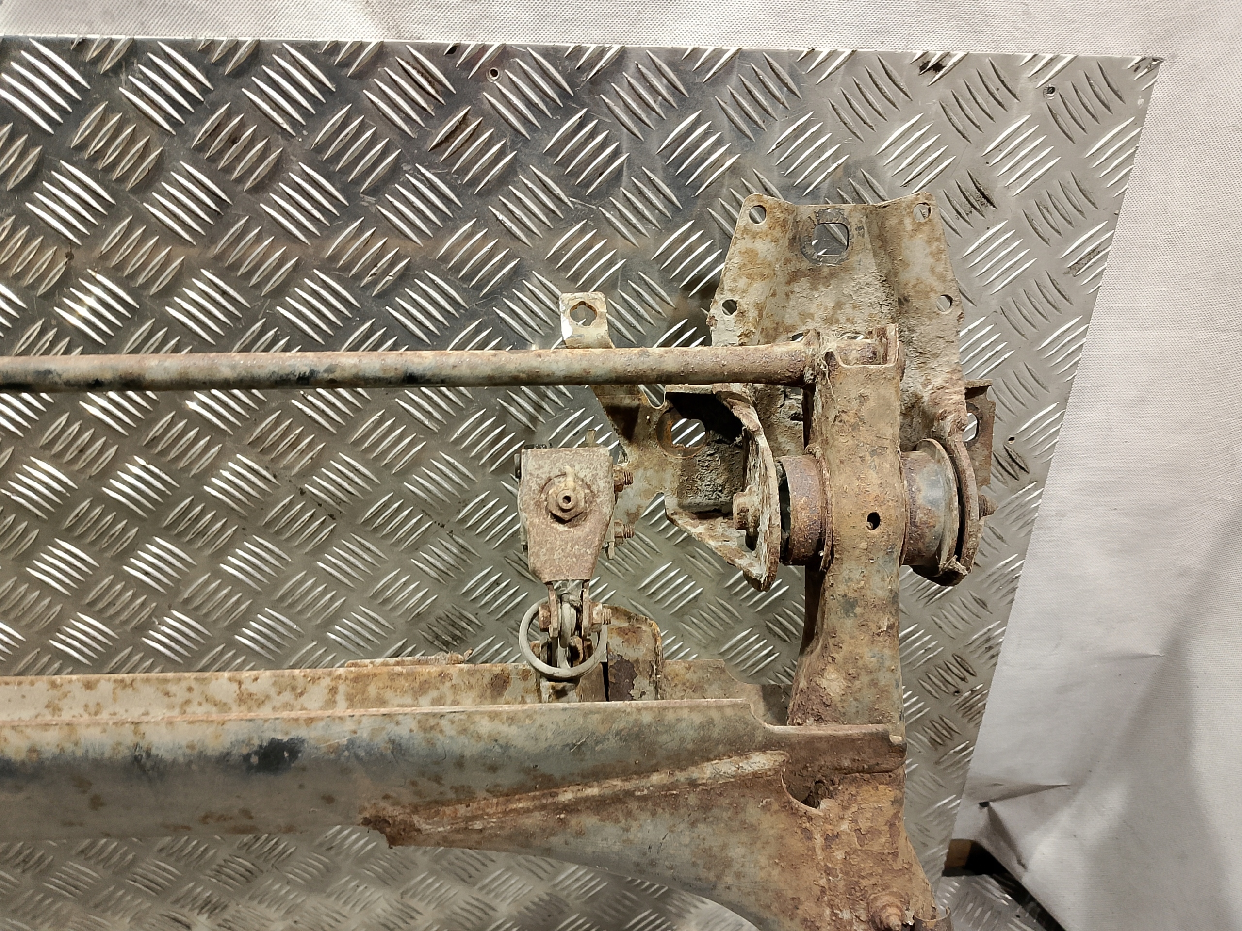 Achsträger träger heck hinten AUDI 80 B4 Sedan