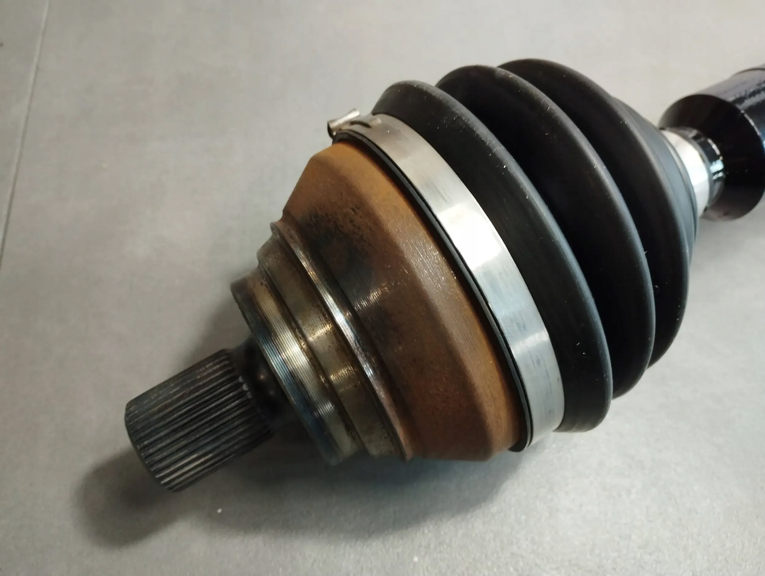 Audi Q3 F3 83A semi-axis right 5K0407272A