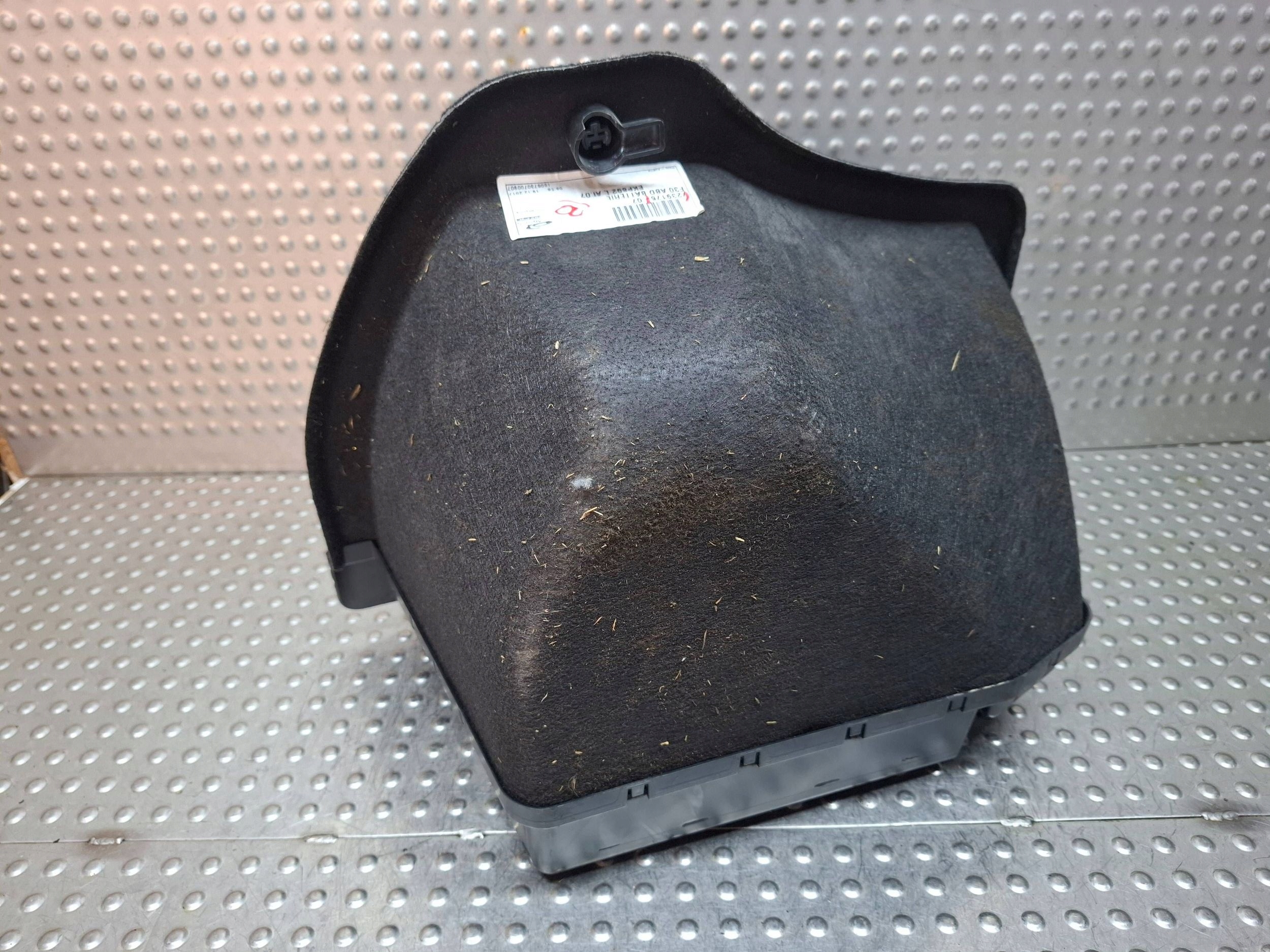 side upholstery passenger compartment boot right 7308699 7239175 BMW 3 F30