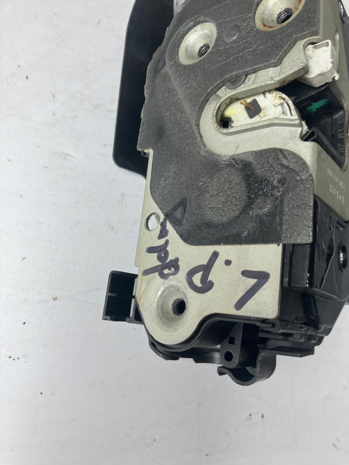 lock door left front lower FORD B MAX AV1A-R21813-CD