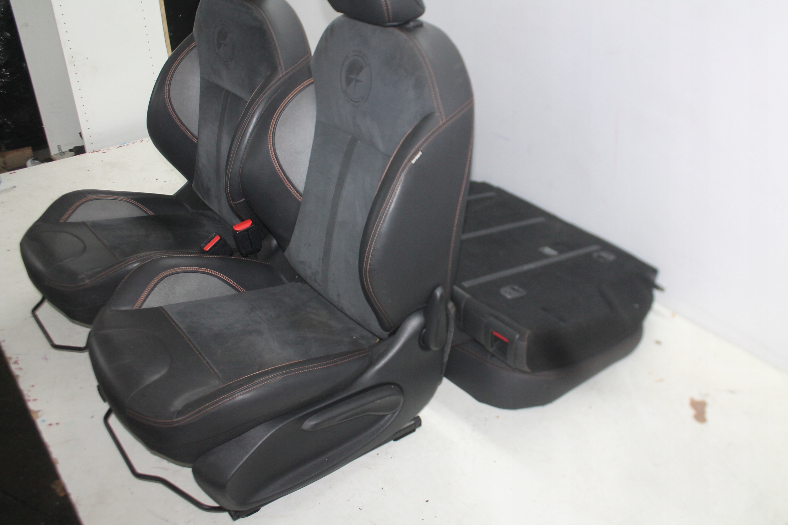 Sitze KOMPLET Halbleder COMPASS PEUGEOT 2008 und 13-19
