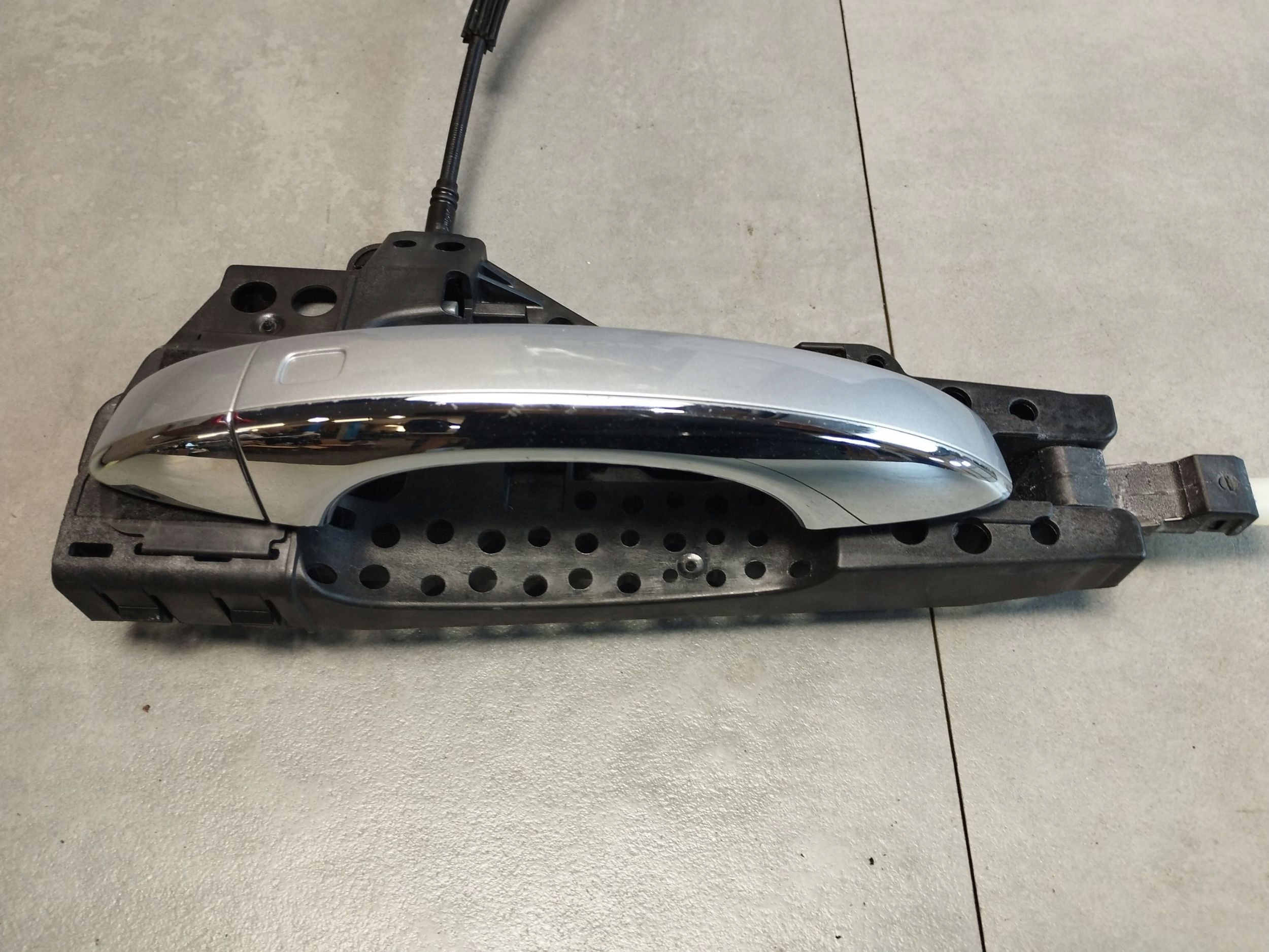 Audi A8 S8 D4 4H handle left rear part LZ7G KESSY 4H0839885
