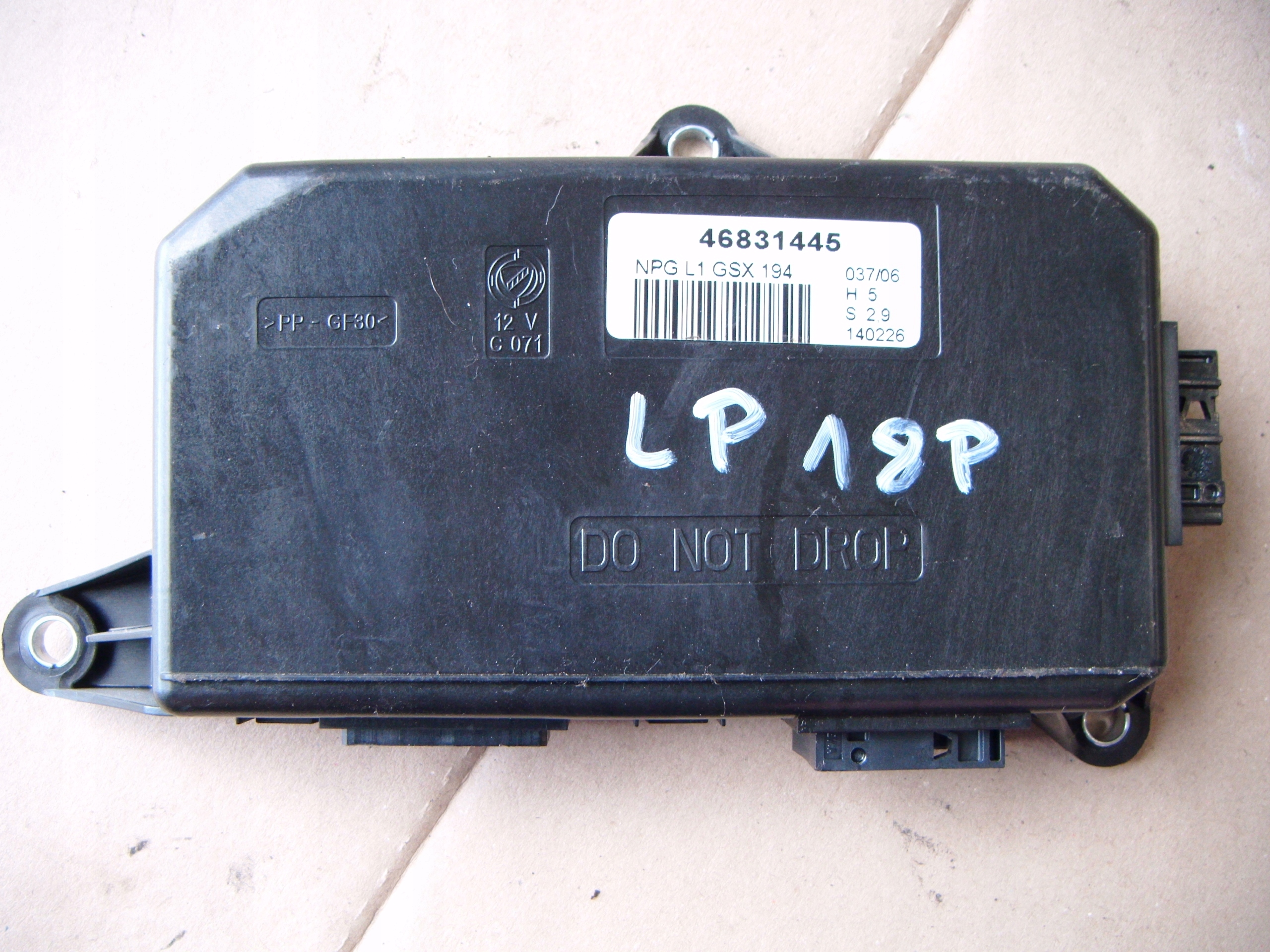 FIAT CROMA 05-11 MODUŁ Z DRZWI LEWY PRZÓD 46831445