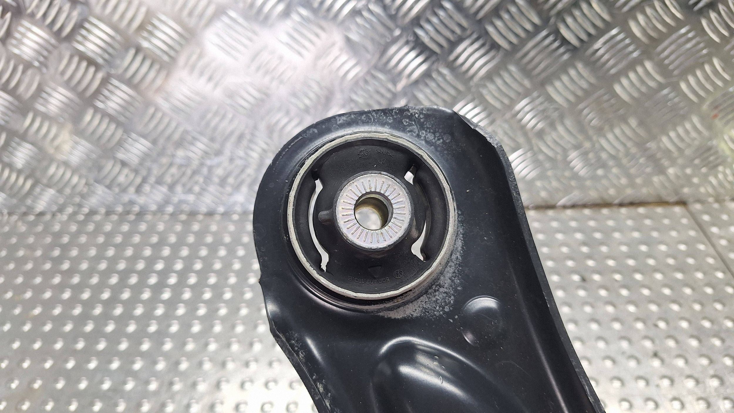 arm right front 5Q0407152J AUDI A3 8V OCTAVIA III LEON III 5F GOLF VII