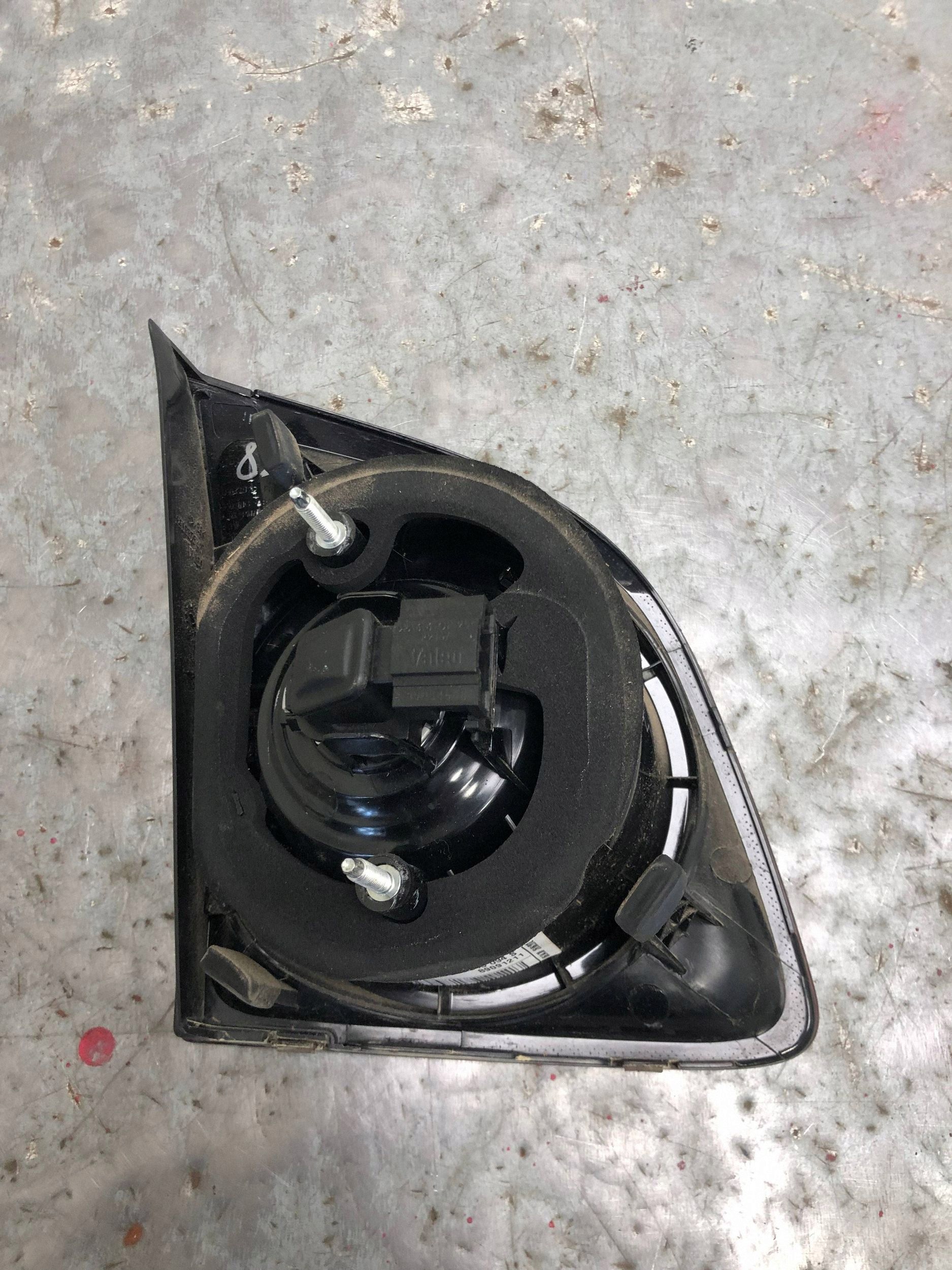 light right rear part to the bonnet VW GOLF VI plus 5M0945094S