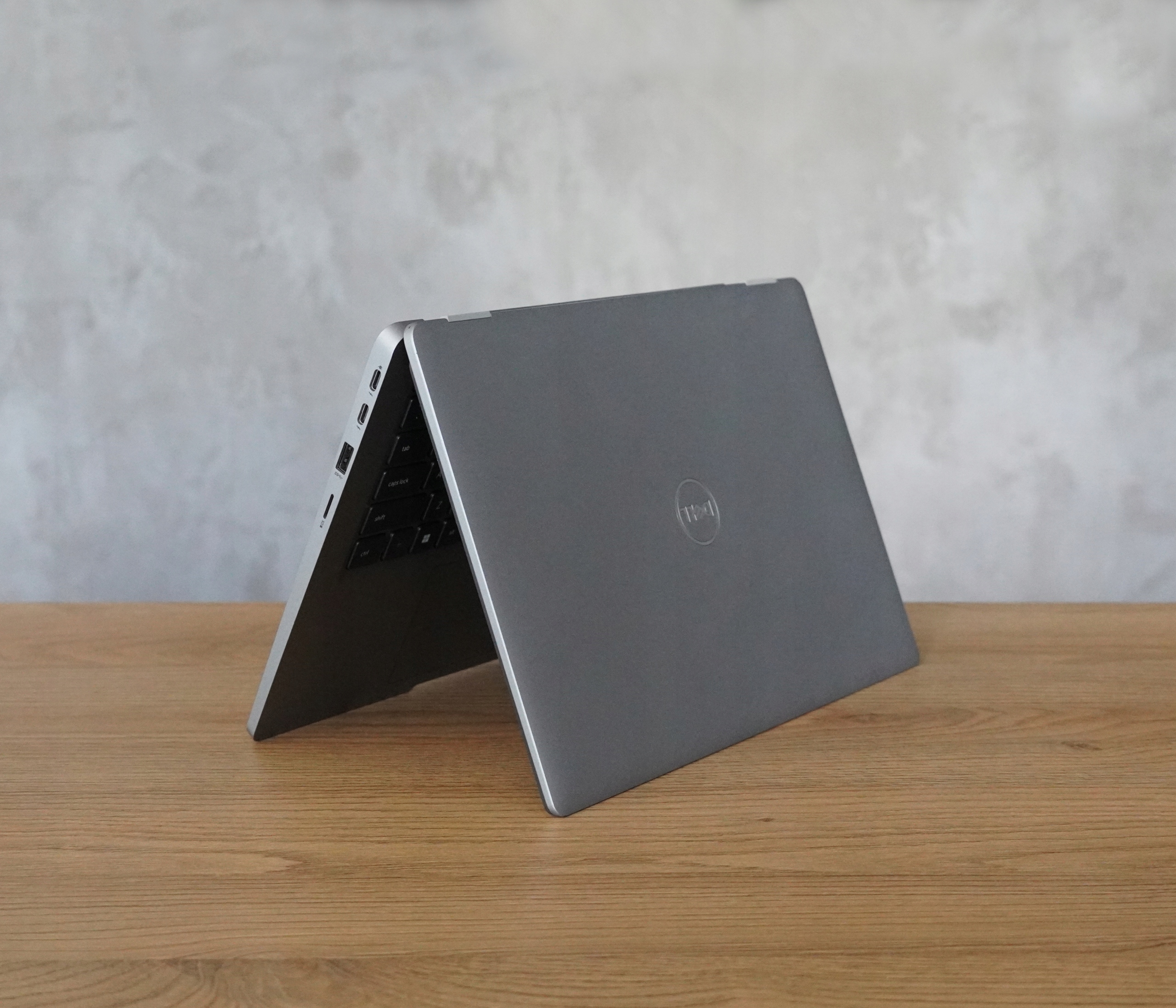 美品 DELL Latitude 5320 i7 SSD512 16GB FHD Dell Latitude 5320 | Intel i7 | 16 GB | 512 GB SSD | 13,3