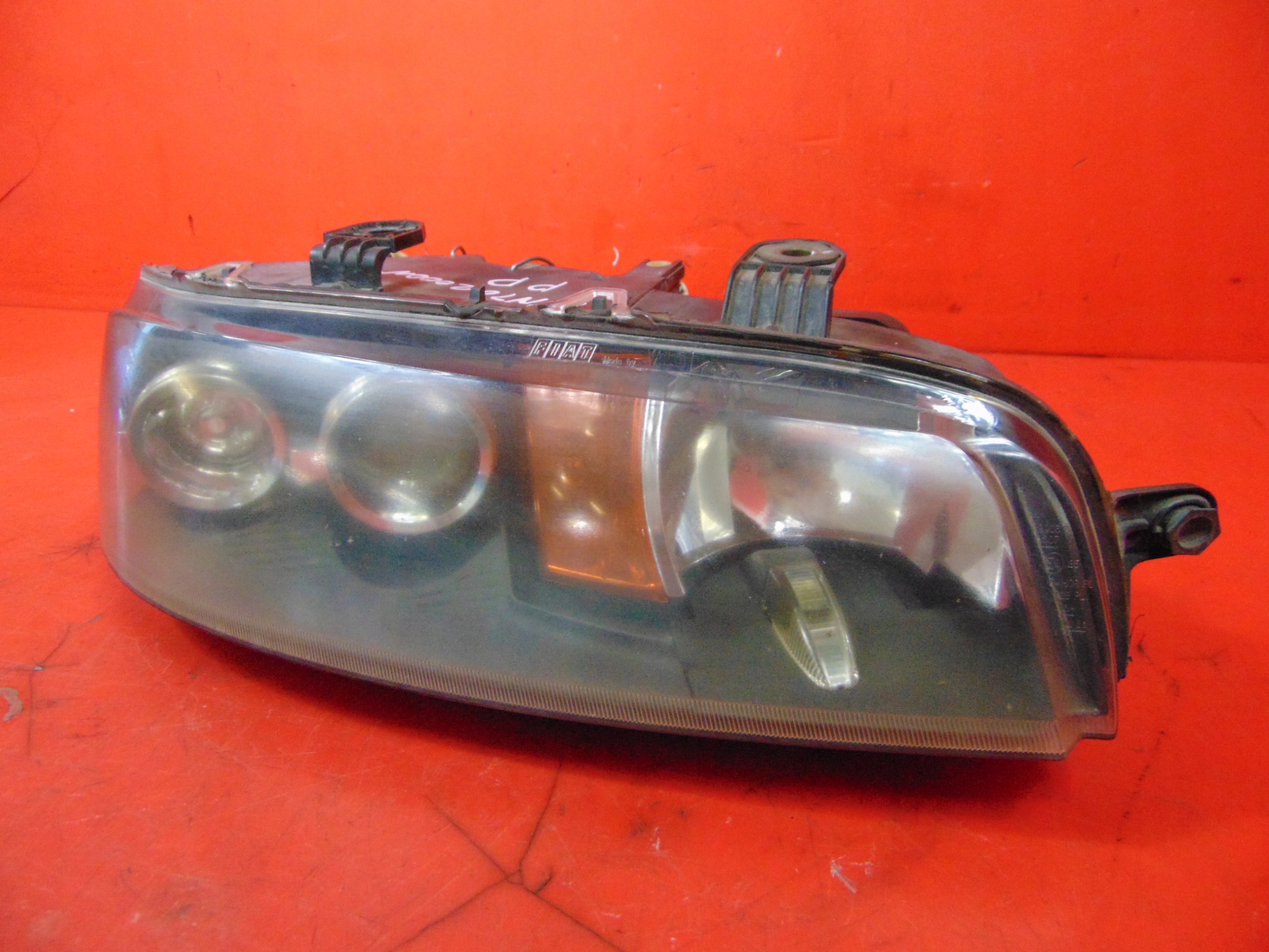 FIAT PUNTO 2 II light REFLEKTOR right front without HALOGENA EU