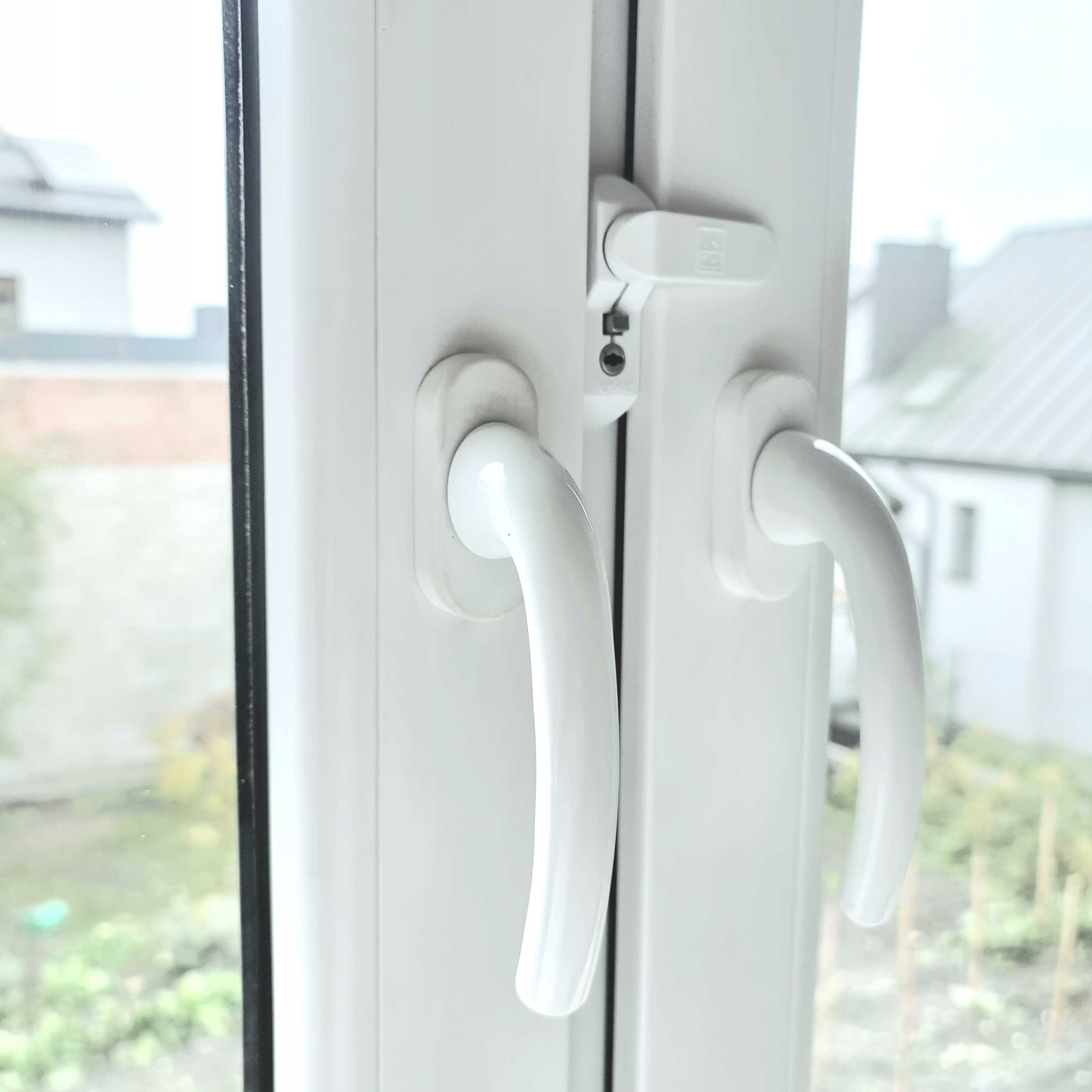 Blokada okna przed dziećmi, stalowe, solidne, łatwy montaż Stan opakowania oryginalne