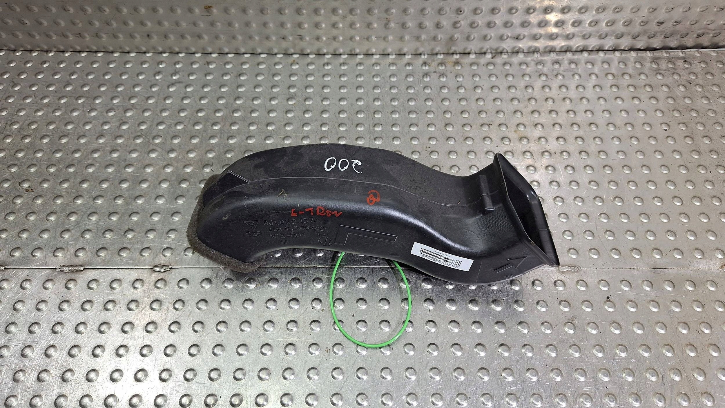 drain intake air hose left 9J1820157A PORSCHE TAYCAN AUDI E-TRON GT