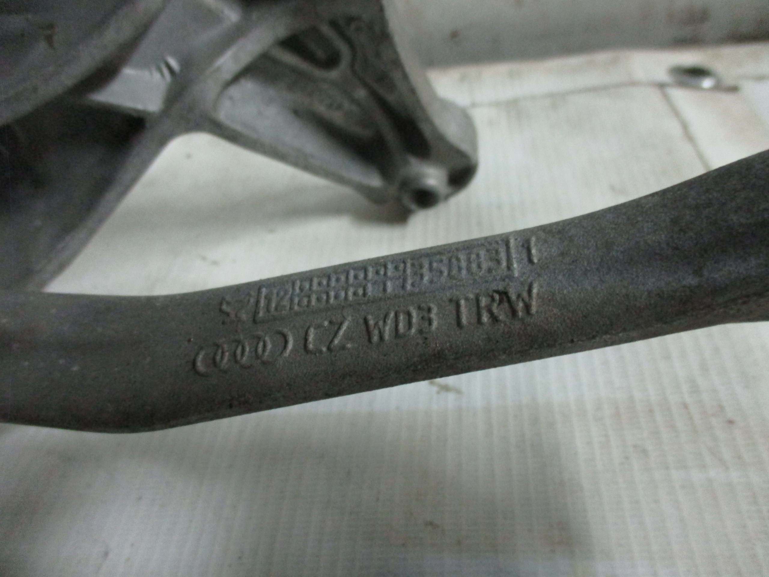 shock absorber left front front Audi A4 B8 8K0 031 BC