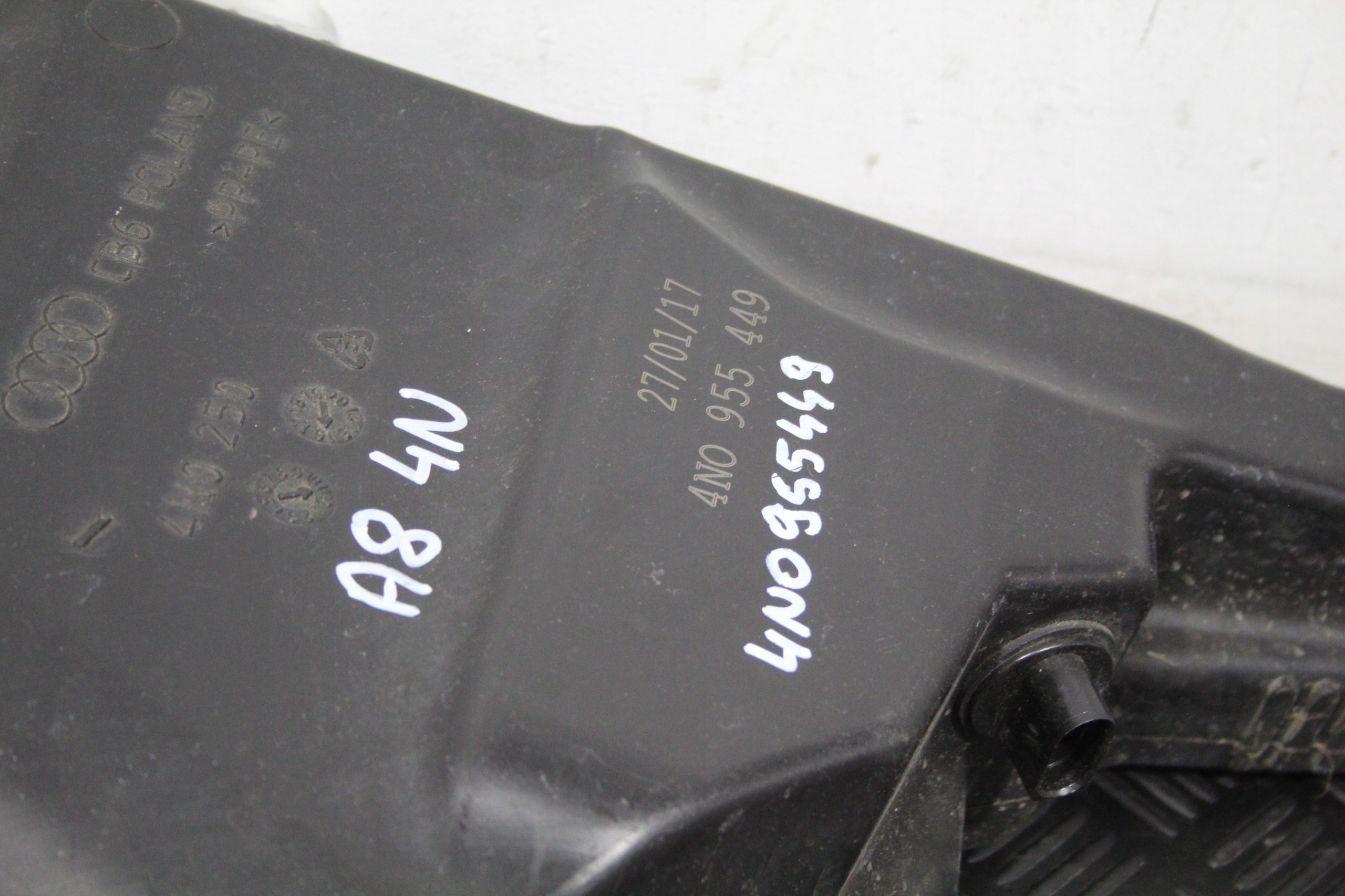 washer fluid tank AUDI A8 4N4 4N 4N0955449