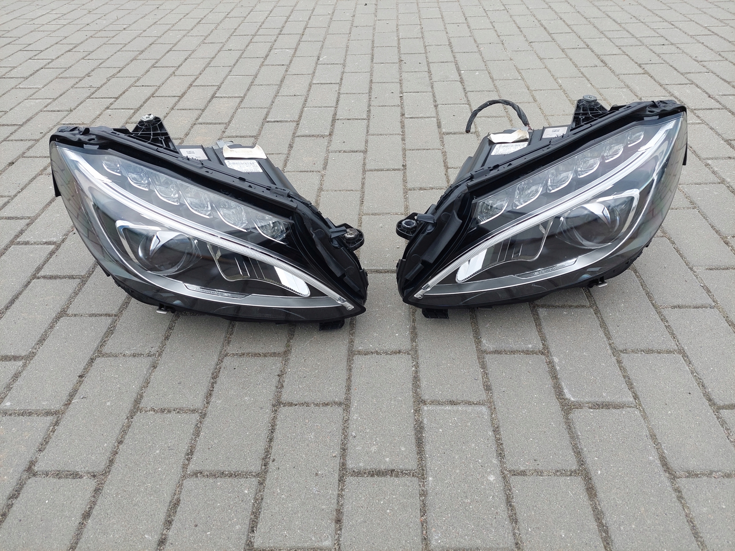 light front front left A2059062704 right A2059062804 LED MERCEDES C W205