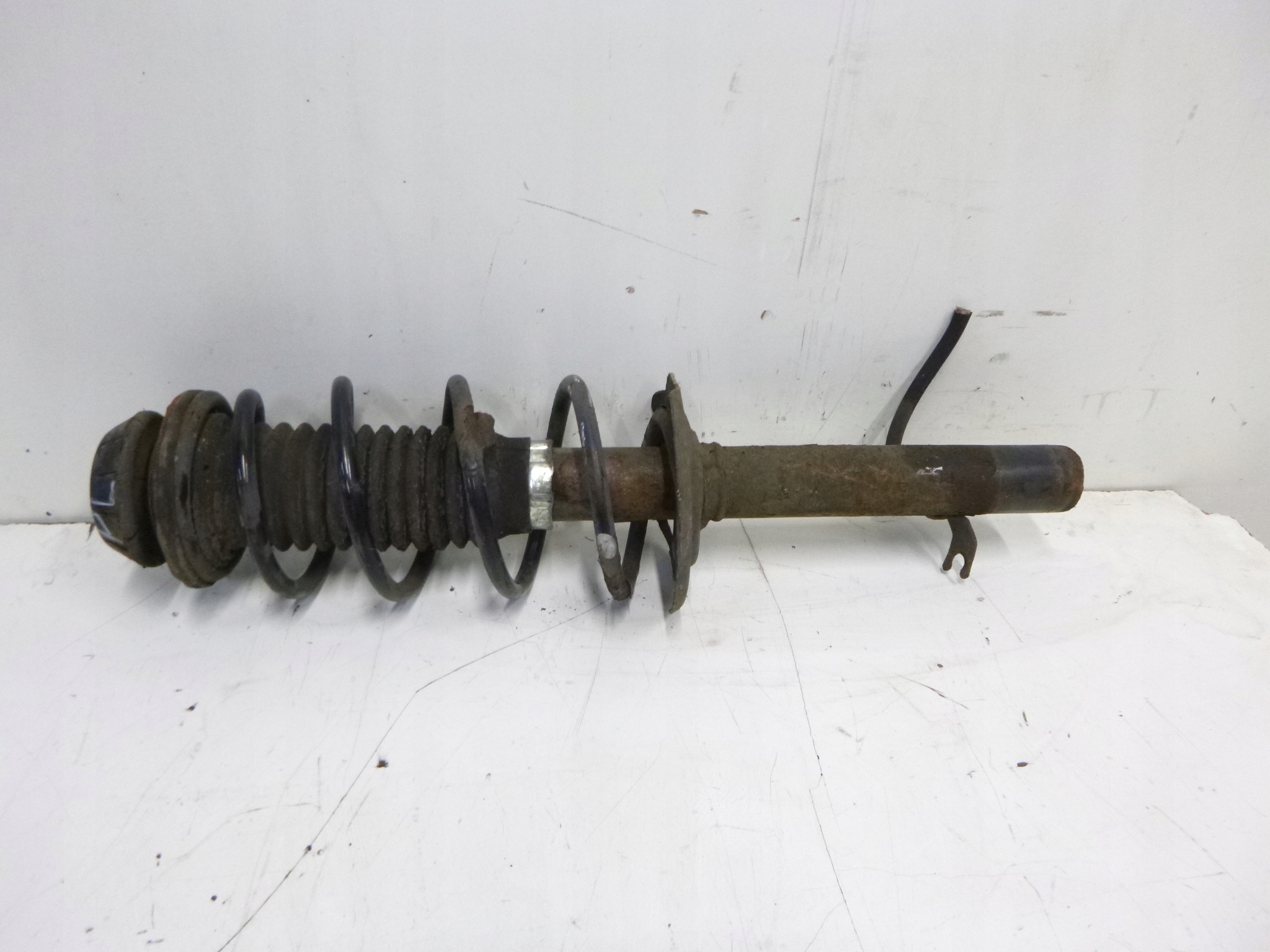 shock absorber front left Peugeot 107 1.0 2006r.