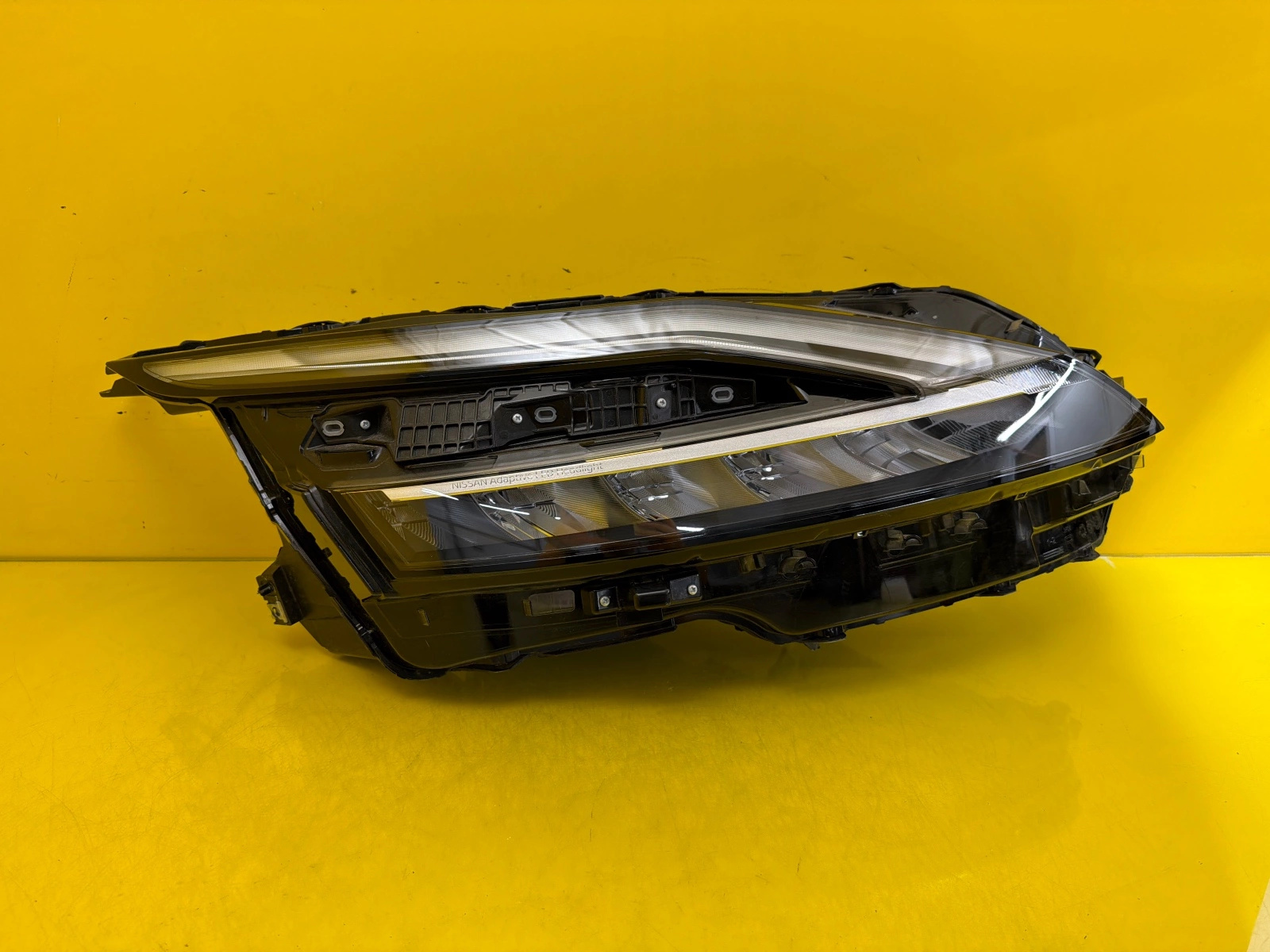 light right Nissan Qashqai 2021- Full Led 100-8D02J