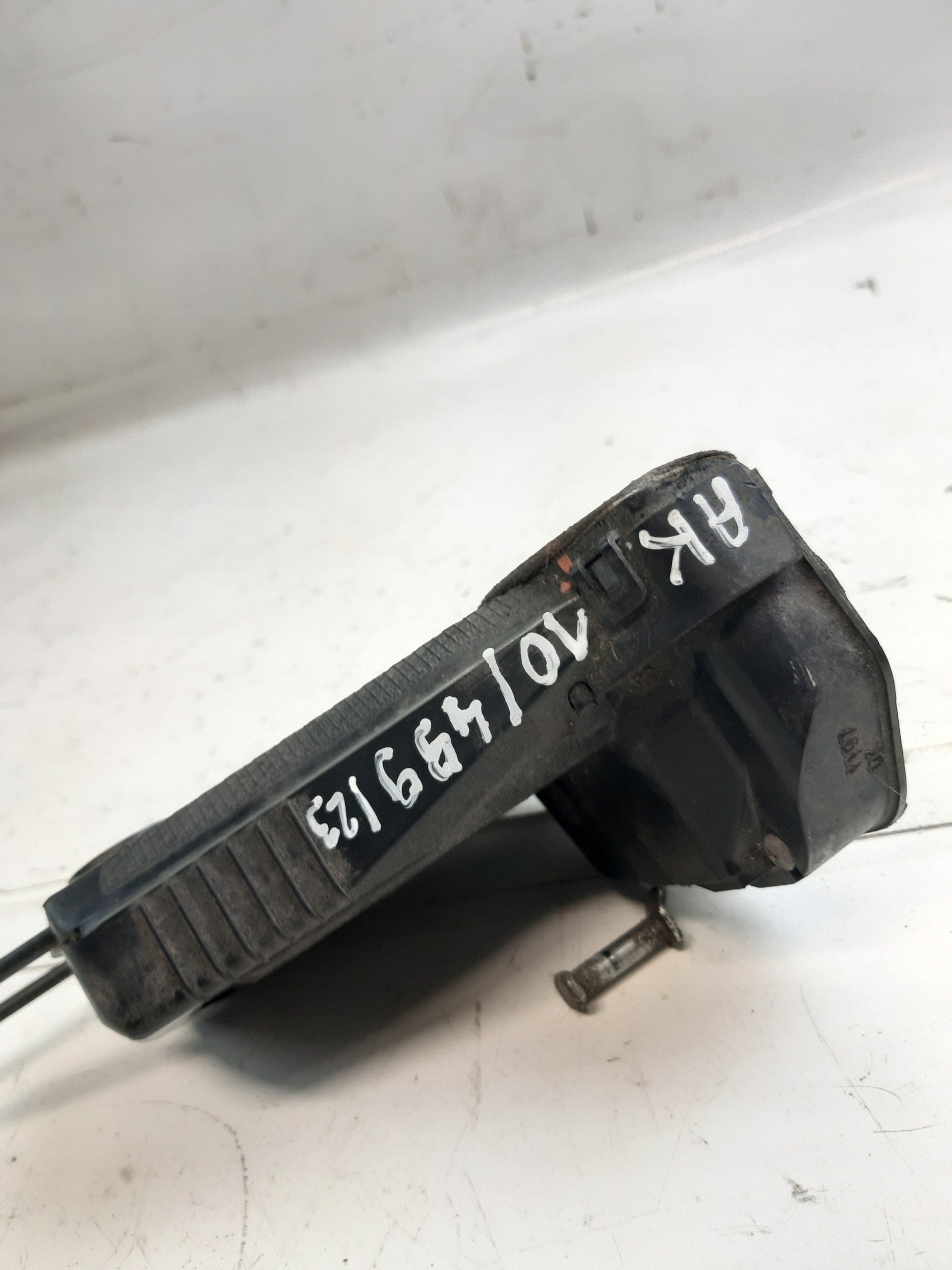 TOYOTA PRIUS II lock handle door left rear part 2PIN
