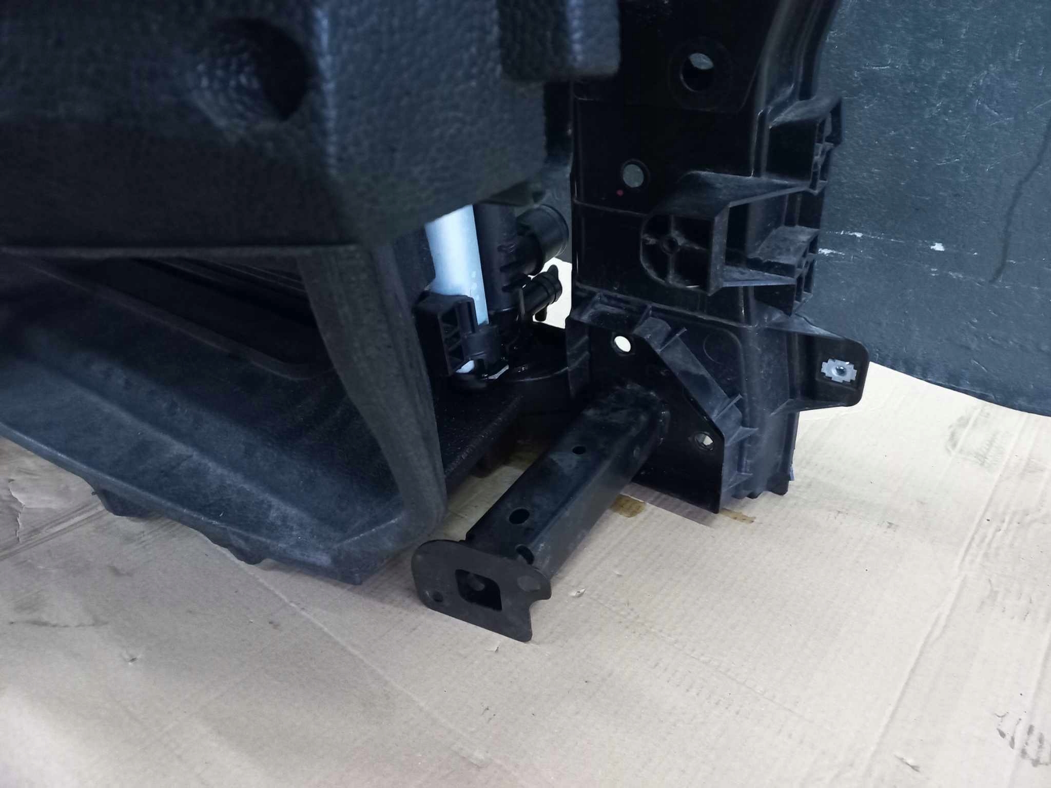 PAS PRZEDNI CHŁODNICE RENAULT CAPTUR II 1.0 TCE 11 TYŚ Typ samochodu Samochody osobowe