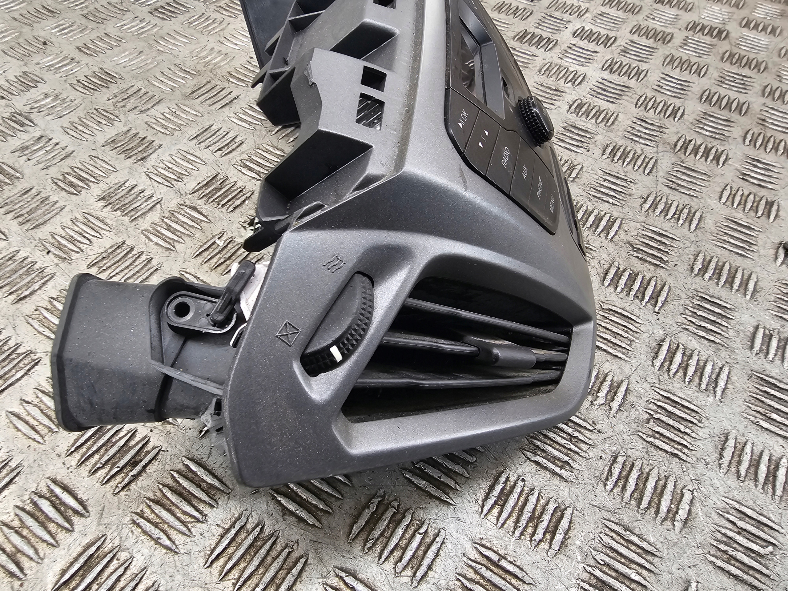 FORD TRANSIT CUSTOM PANEL rádia display BK21-V047A04-DE BK2T-18D815-GD