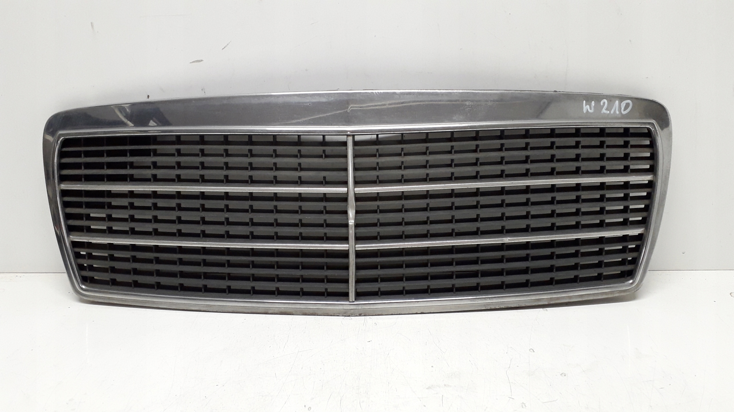 MERCEDES E W210 95- GRIL ATRAPA GRILL