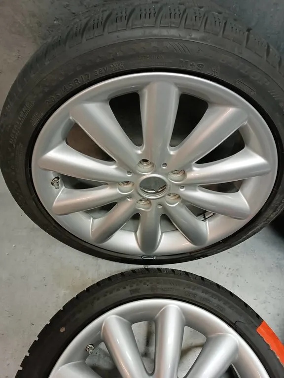 Mini One F56 F55 FELGI Z OPONAMI ZIMA 205/45R17 Rozstaw śrub 5x112
