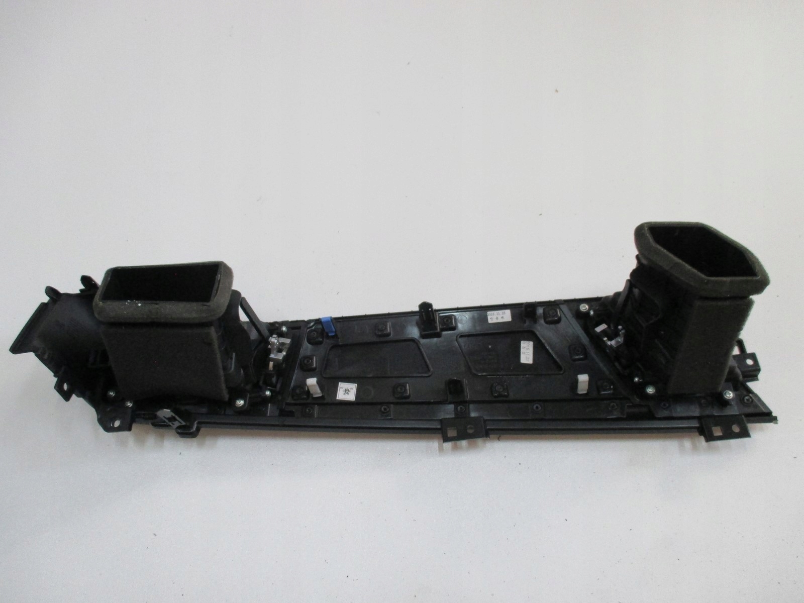 MOULAGE CONSOLE BOUCHES BUSES KIA NIRO G5847-95000