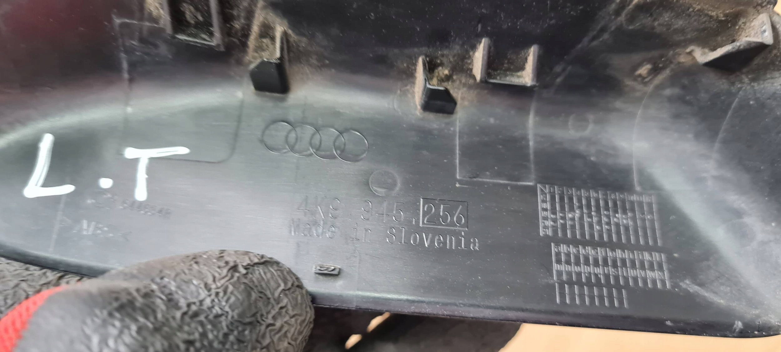 A6 C8 4K cover spoiler lights right rear part KOMBI 4K9945256