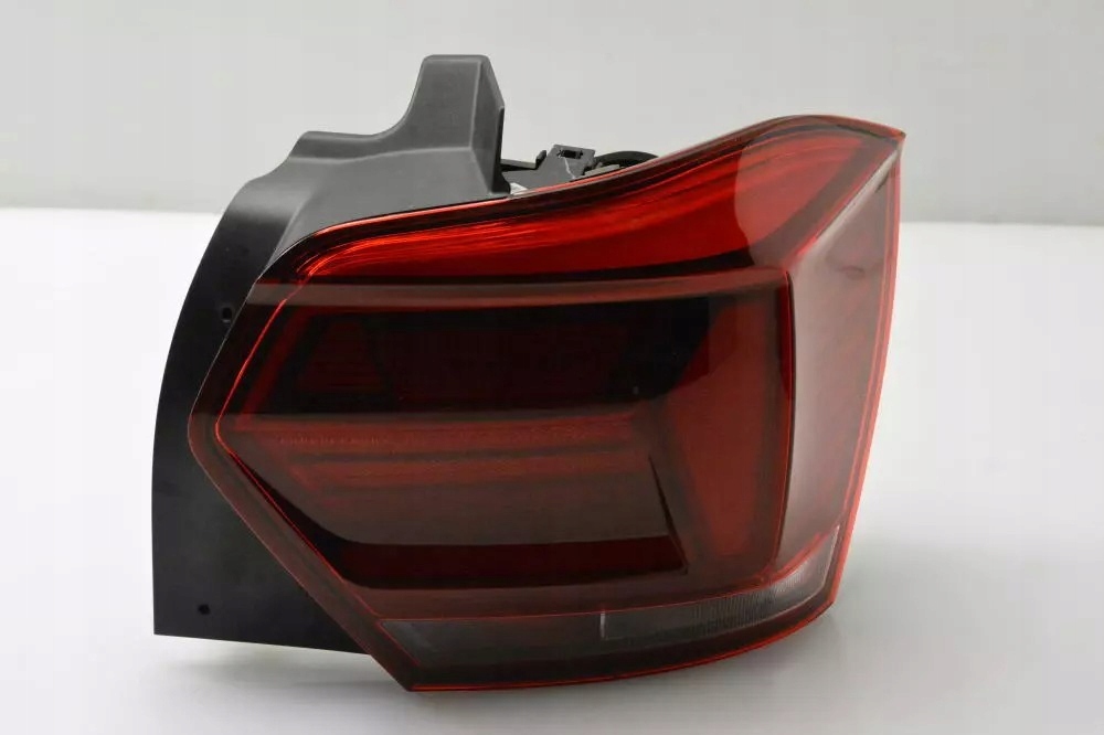 LAMPA PRAWA TYLNA PRAWY TYŁ LED VW POLO 6 VI 2G 17- 2G0945096C