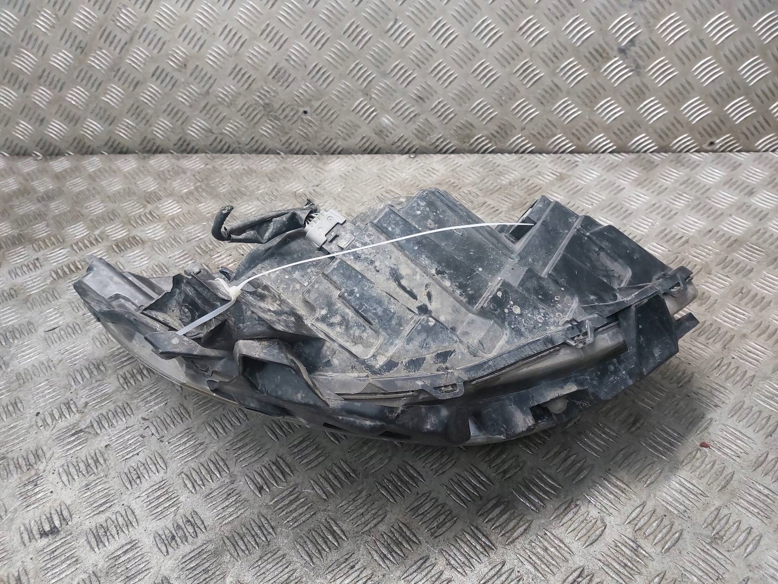 light left front + right front RENAULT CLIO III LIFT 8200892495
