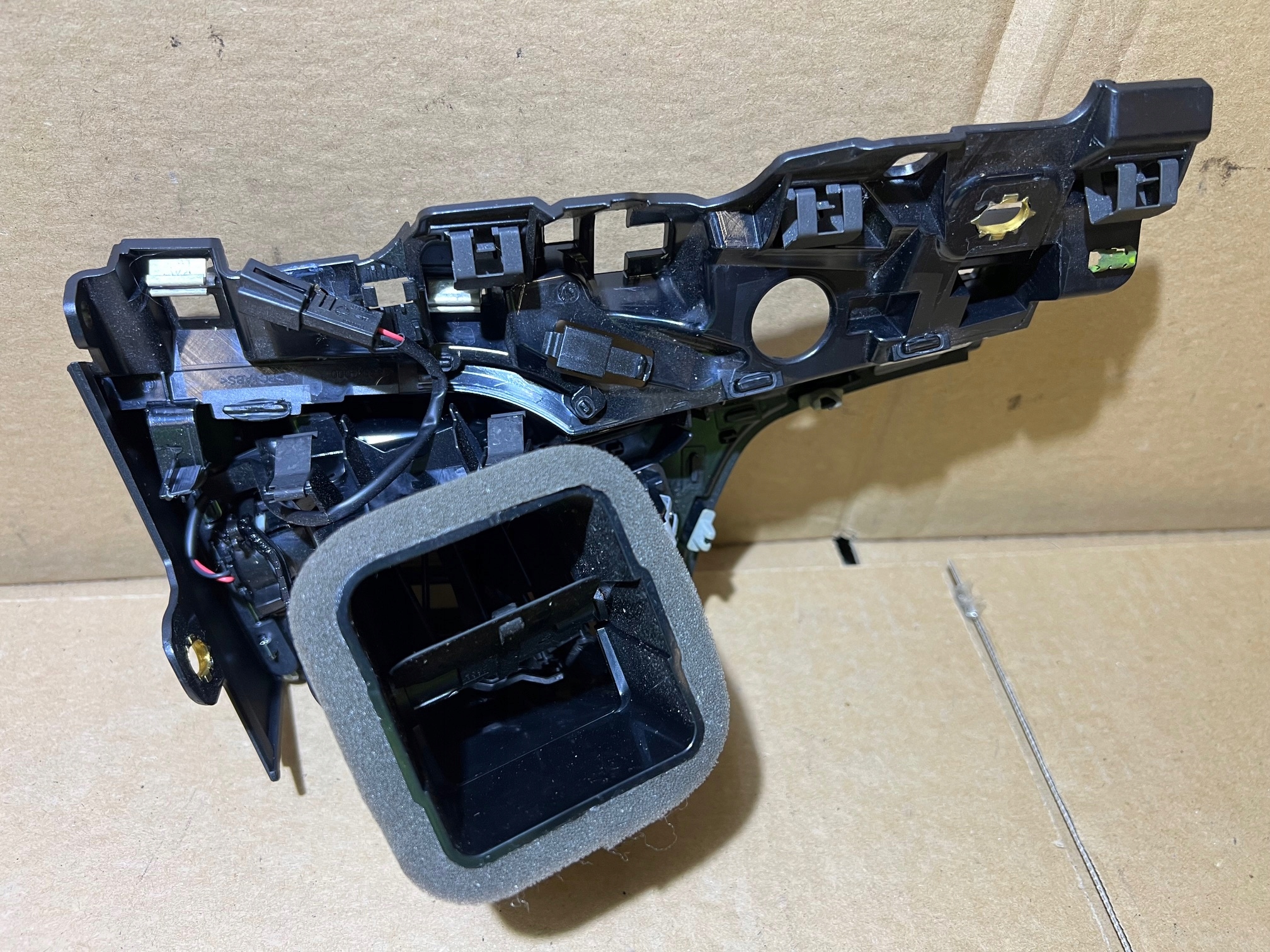 AUDI Q5 80A Gauche Bouche aération tableau bord 80B820901