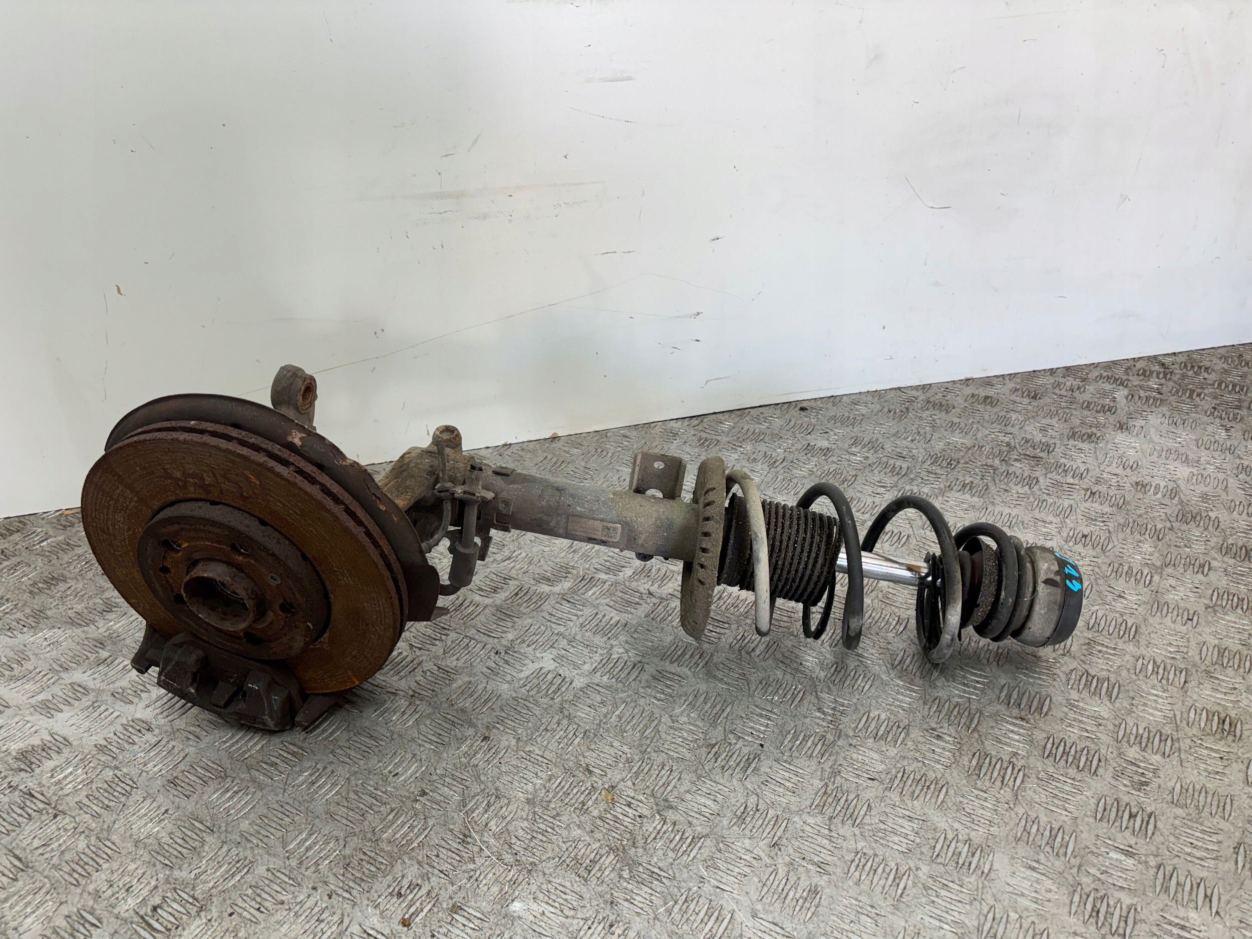 swing McPherson right SEAT IBIZA 6J 1.4 16V 09