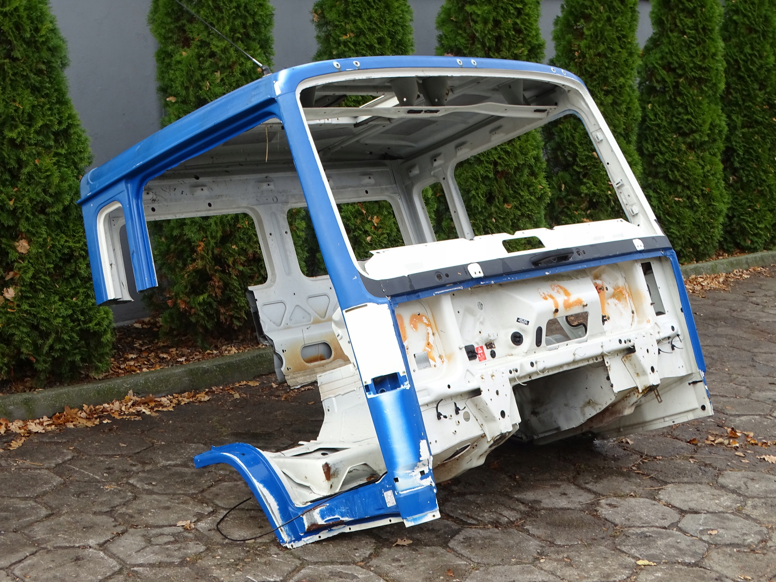 VOLVO FL6 00 06 CWIARTKA KABINY PRZOD PRAWA SLUPEK