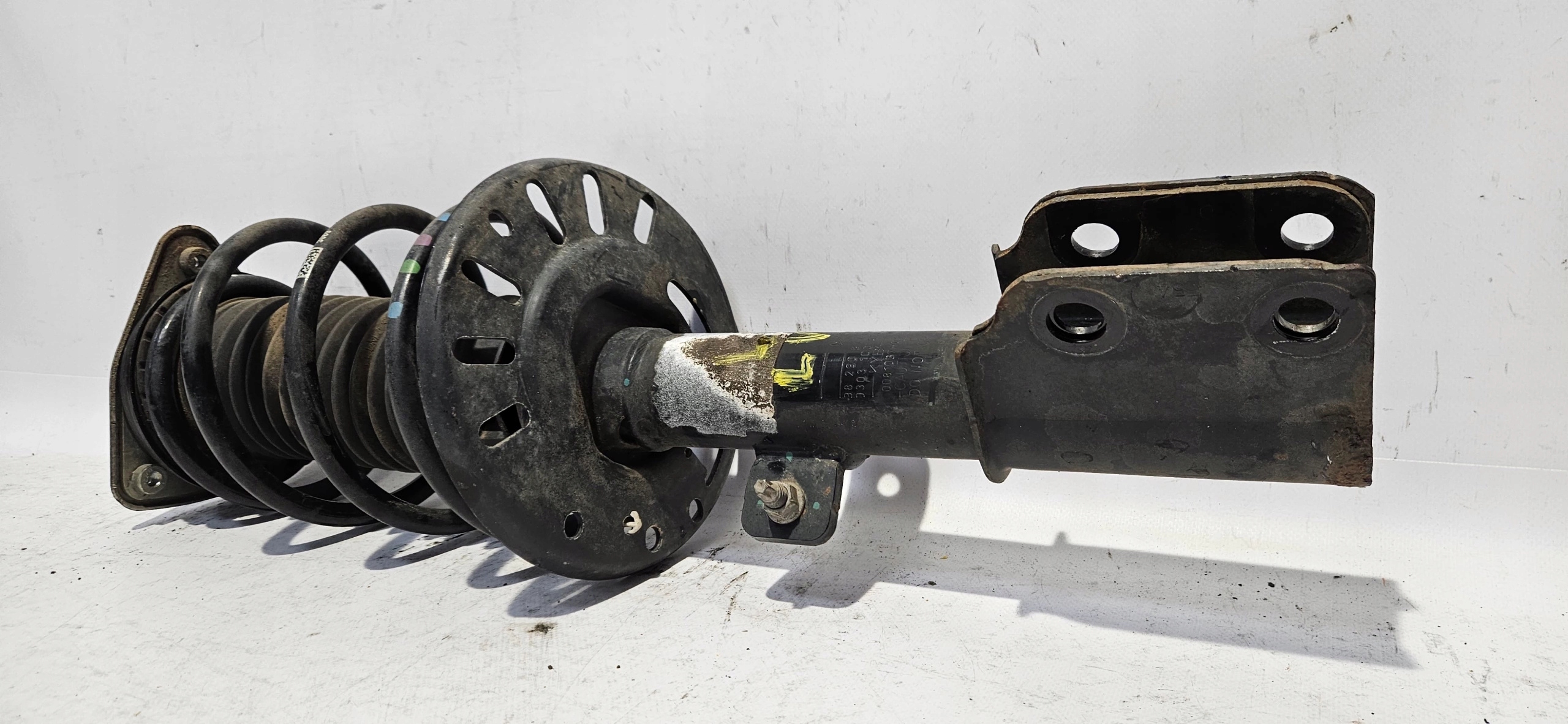shock absorber right front CITROEN DS7 9829087780