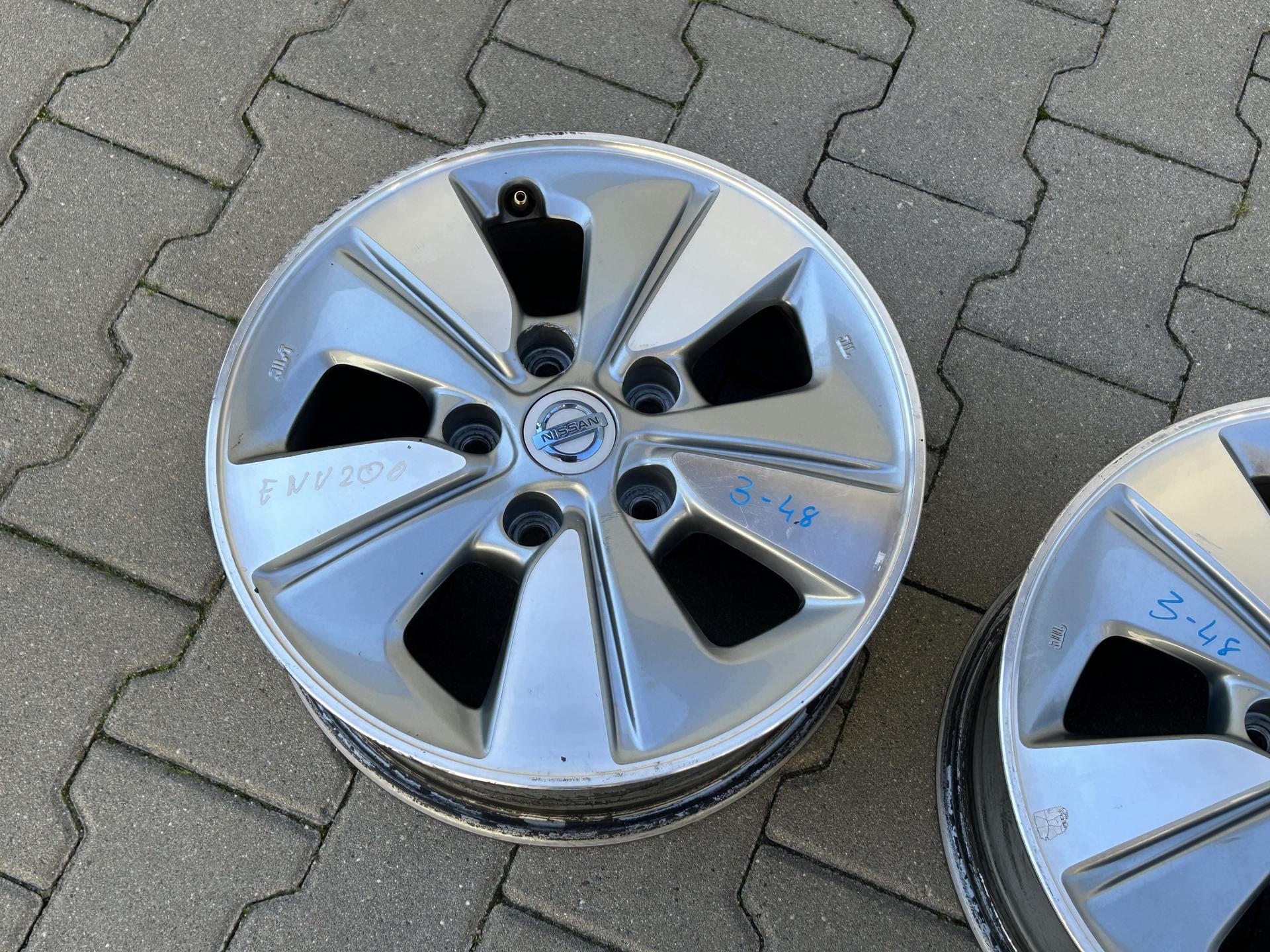 felgen alu 15 NISSAN E-NV200 2014-2021 5X114,3 6J ET45 KOMPLET