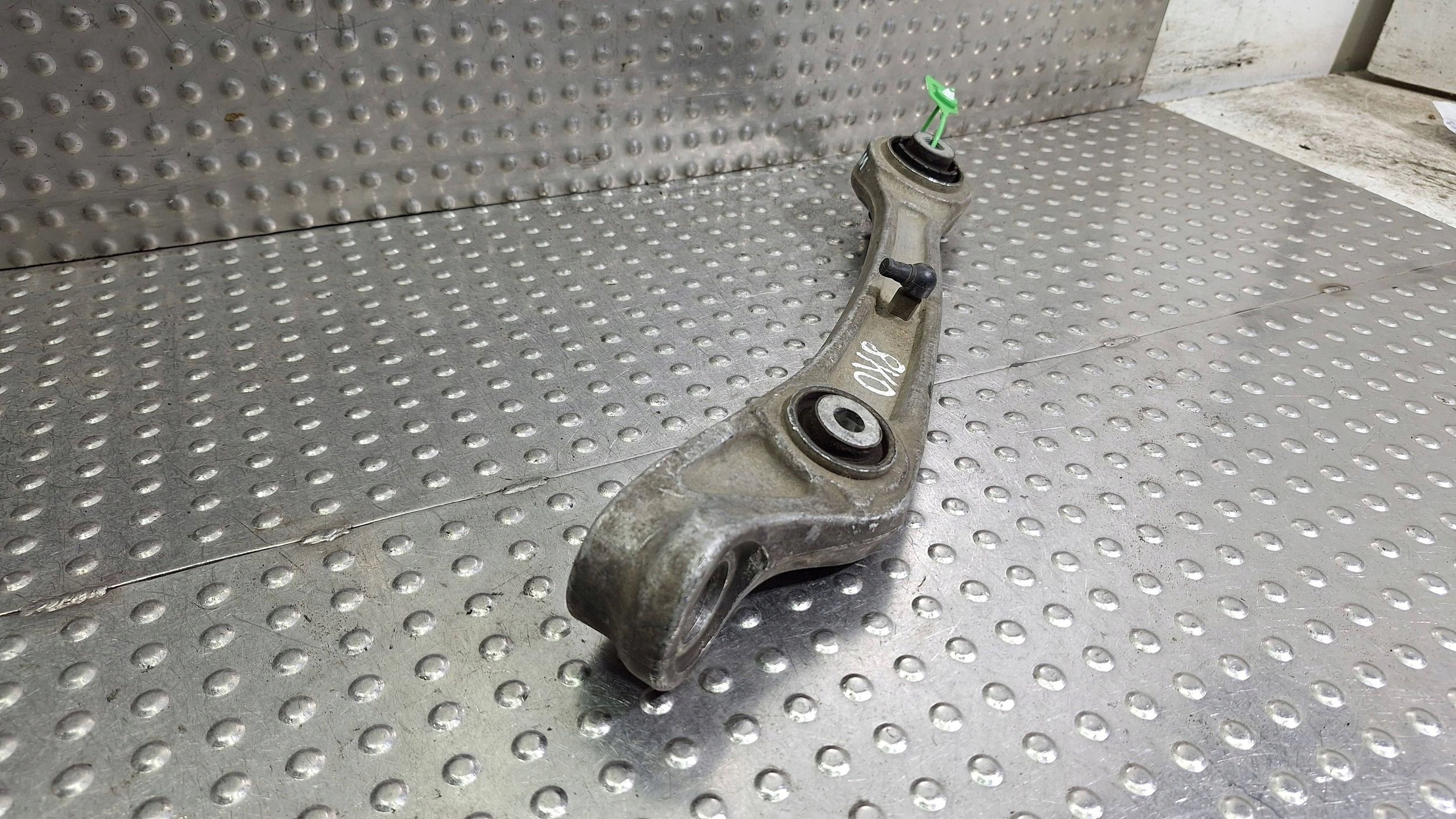 arm left front 8K0407155B AUDI A4 B8 A5 8T A7 A6 C7 Q5 8R