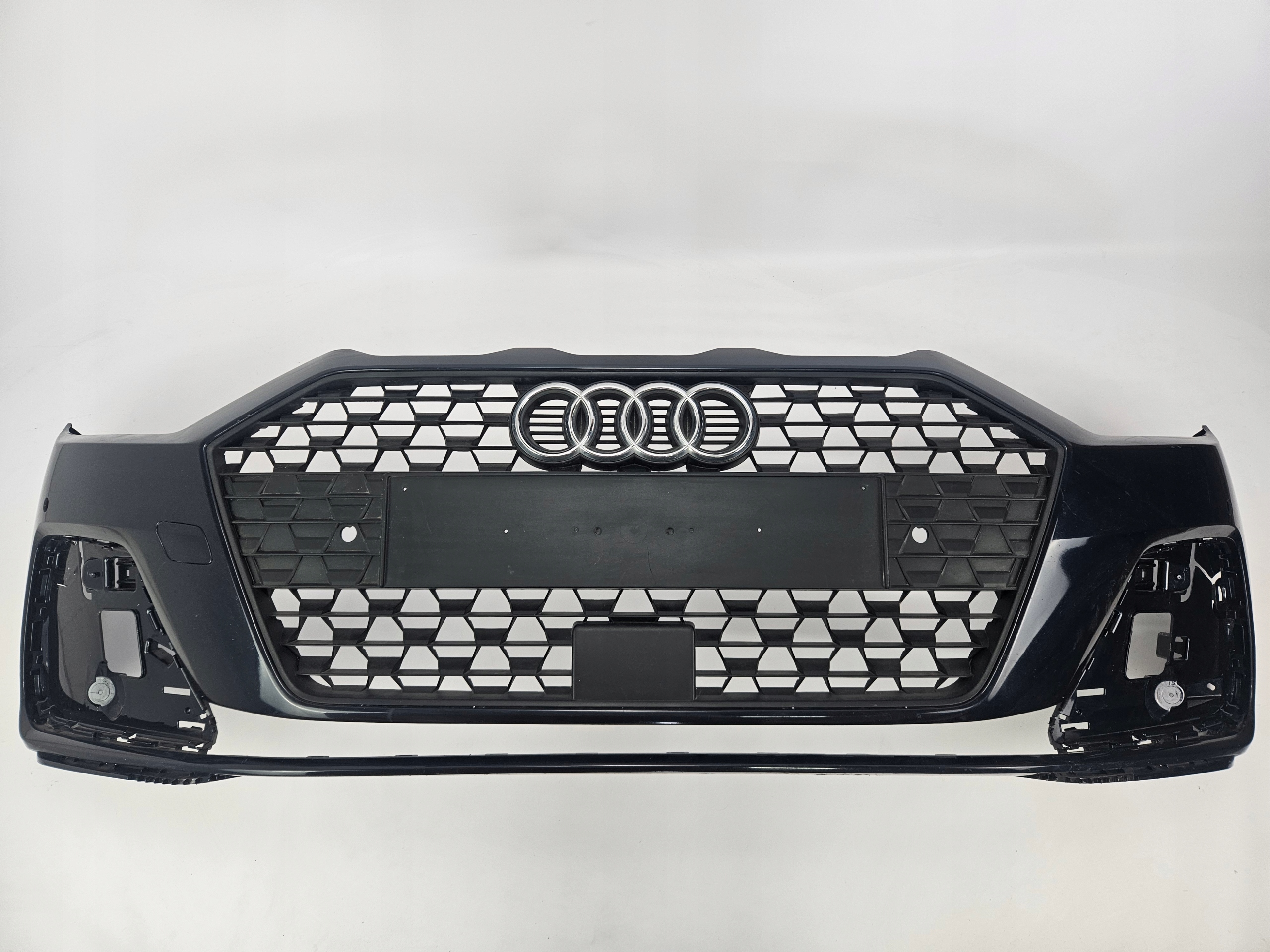 Audi A1 II 2018 -> бампер передний 4 X датчик парковки 82A853653