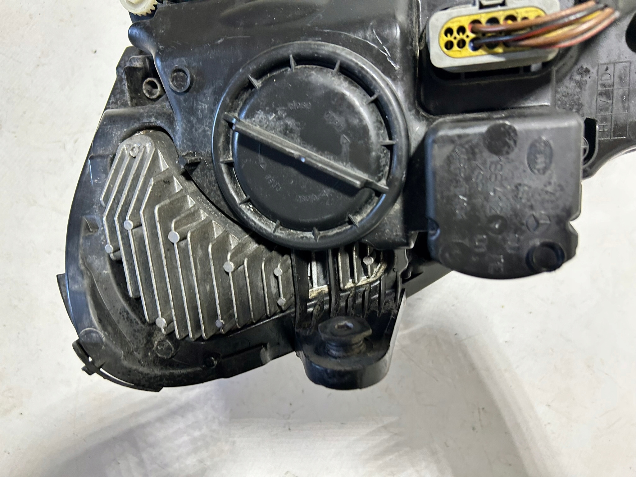 light right front MERCEDES W212 XENON 2128205861