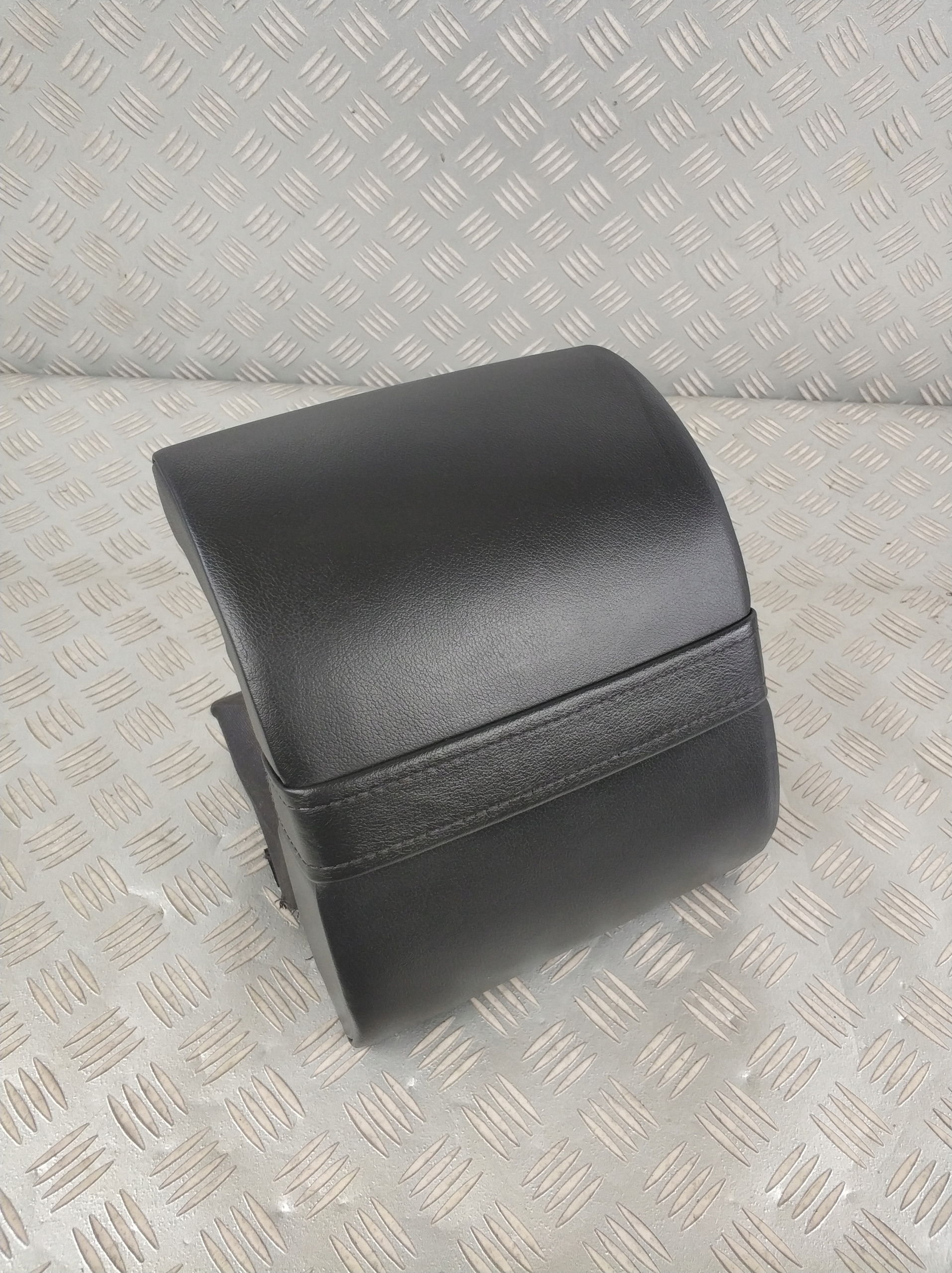 3D0885903F - подголовник сиденья дивана средний задний VW PHAETON 02-