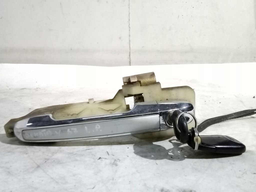 Hyundai Sonata V 5 handle exterior left front + key