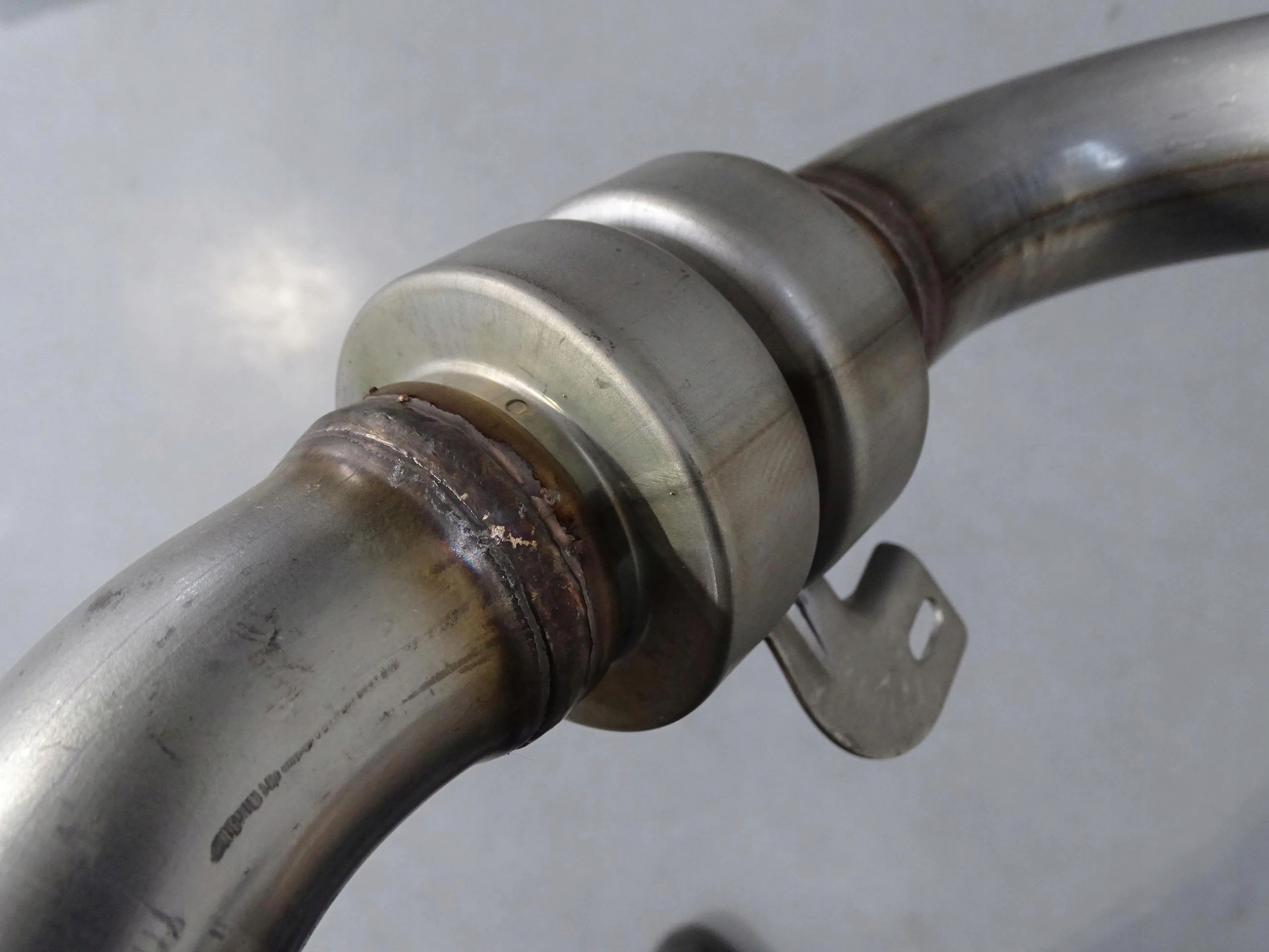 NOWA rura intercoolera EVOQUE DISCOVERY 2 2 DIESEL Part number LR063942