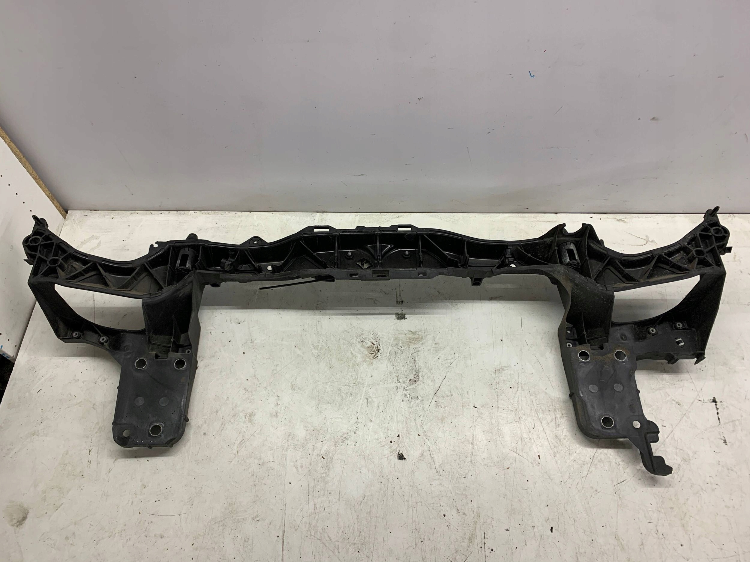 pillar iron front body wall 8201130847 RENAULT KANGOO II (07-13) 1.6 B